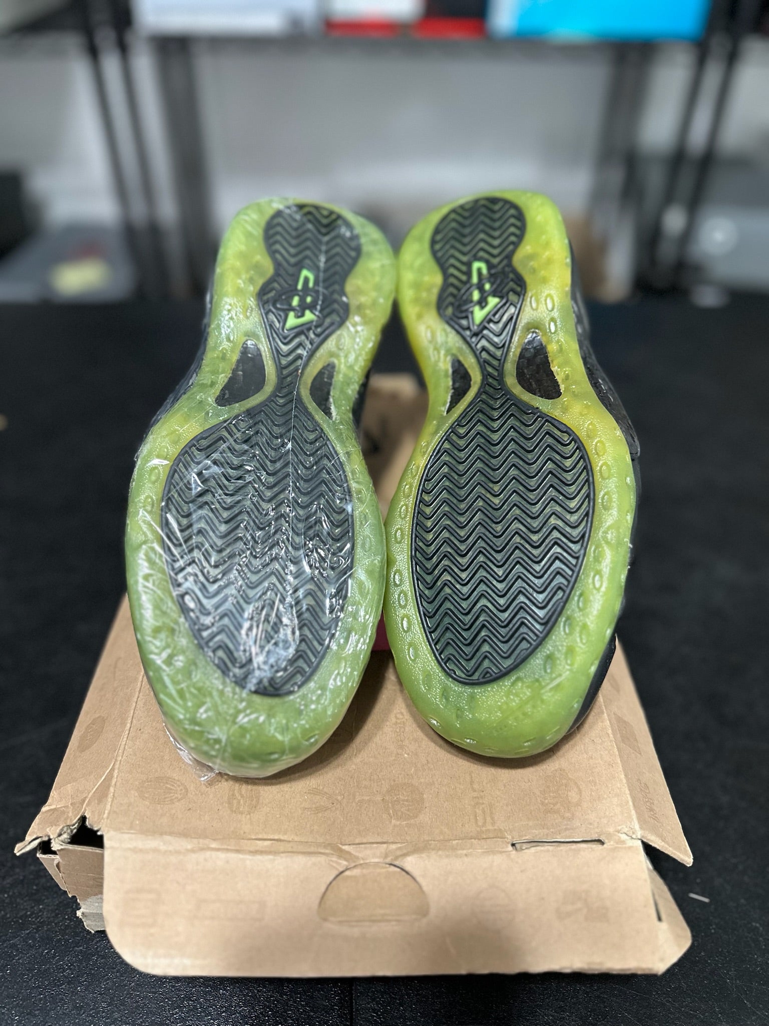 Size 8 - Foamposite One Green Goblin DS