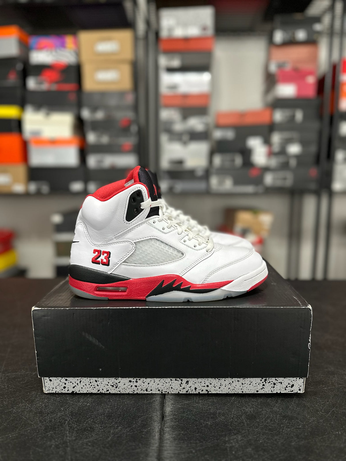 Size 7.5 - J5 Fire Red Black Tongue