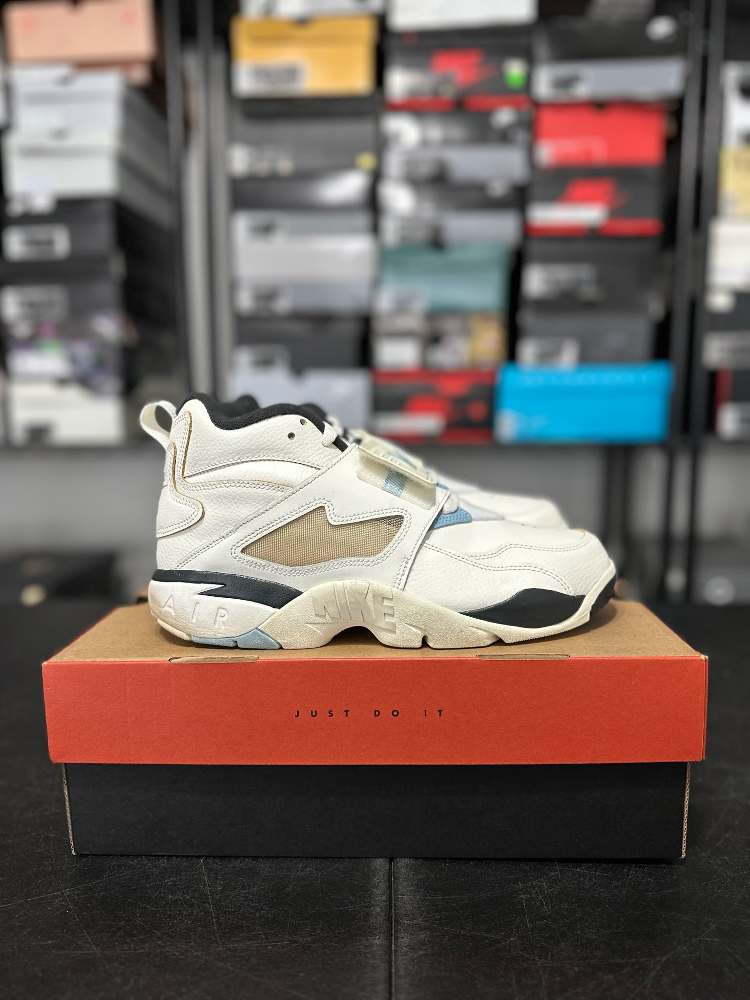 Size 10 - Nike Air Diamond Turf Must Be the Money