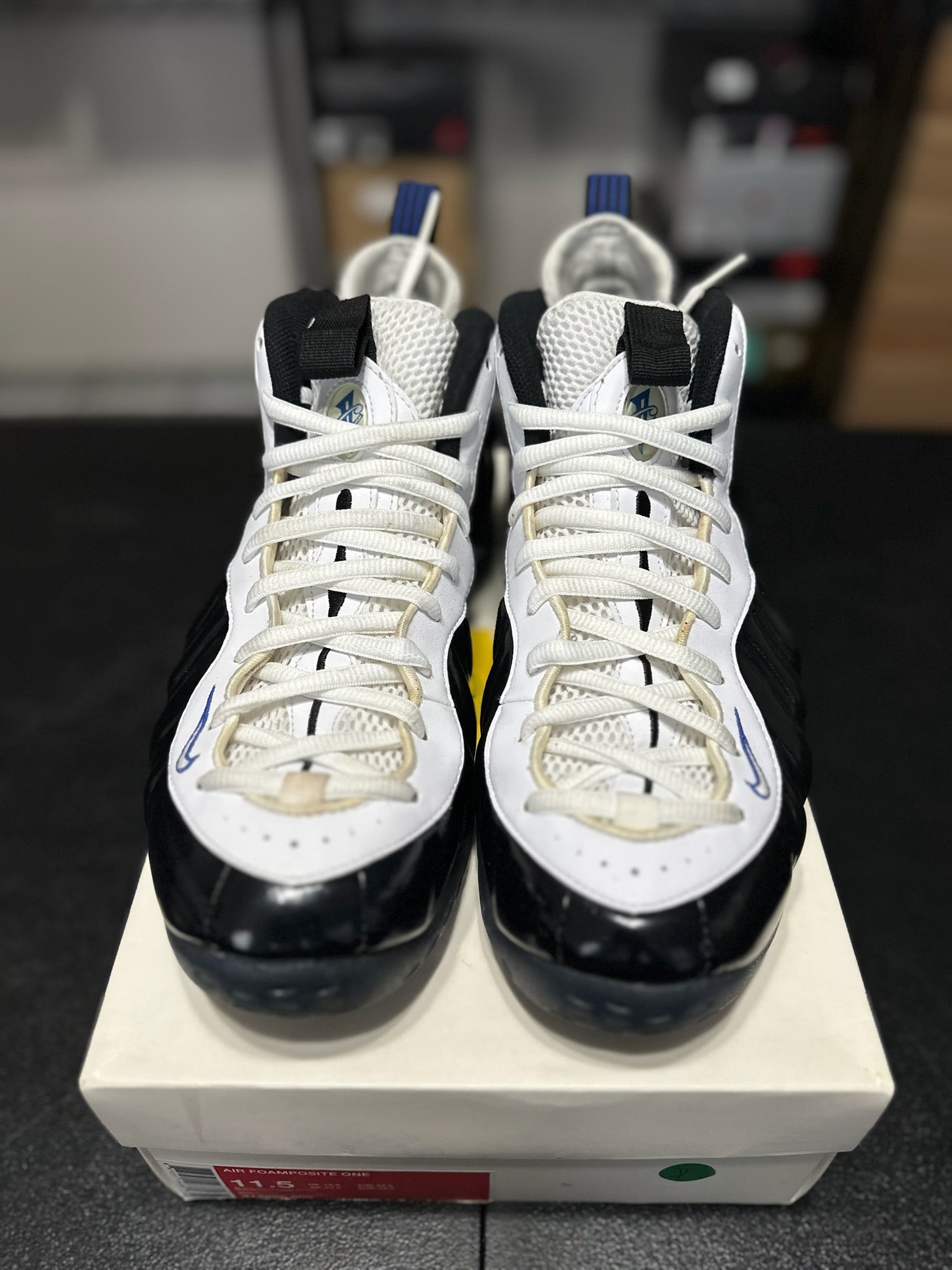 Size 11.5 - Foamposite 1 Concord