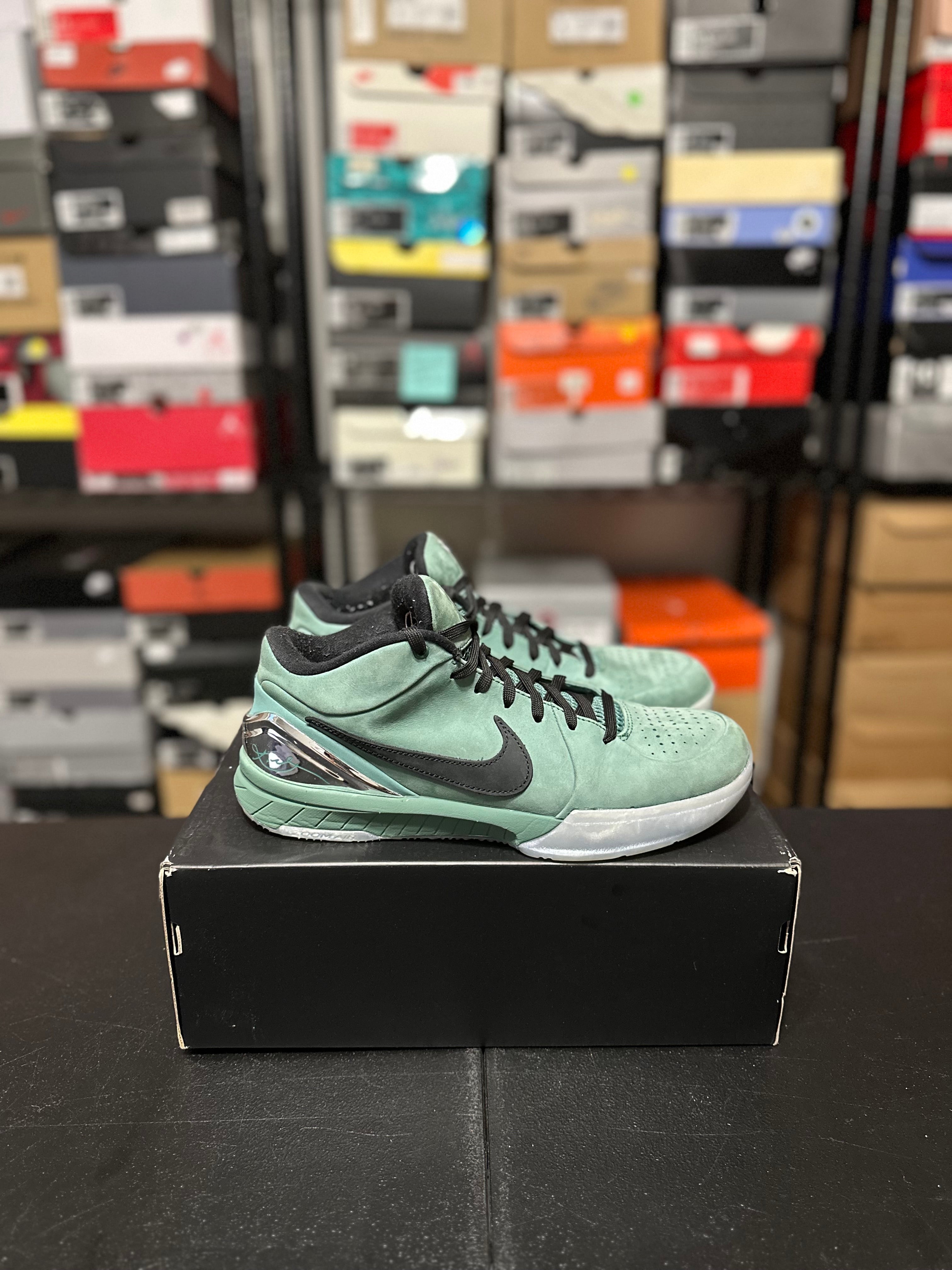 Size 10 - Kobe 4 Girl dad