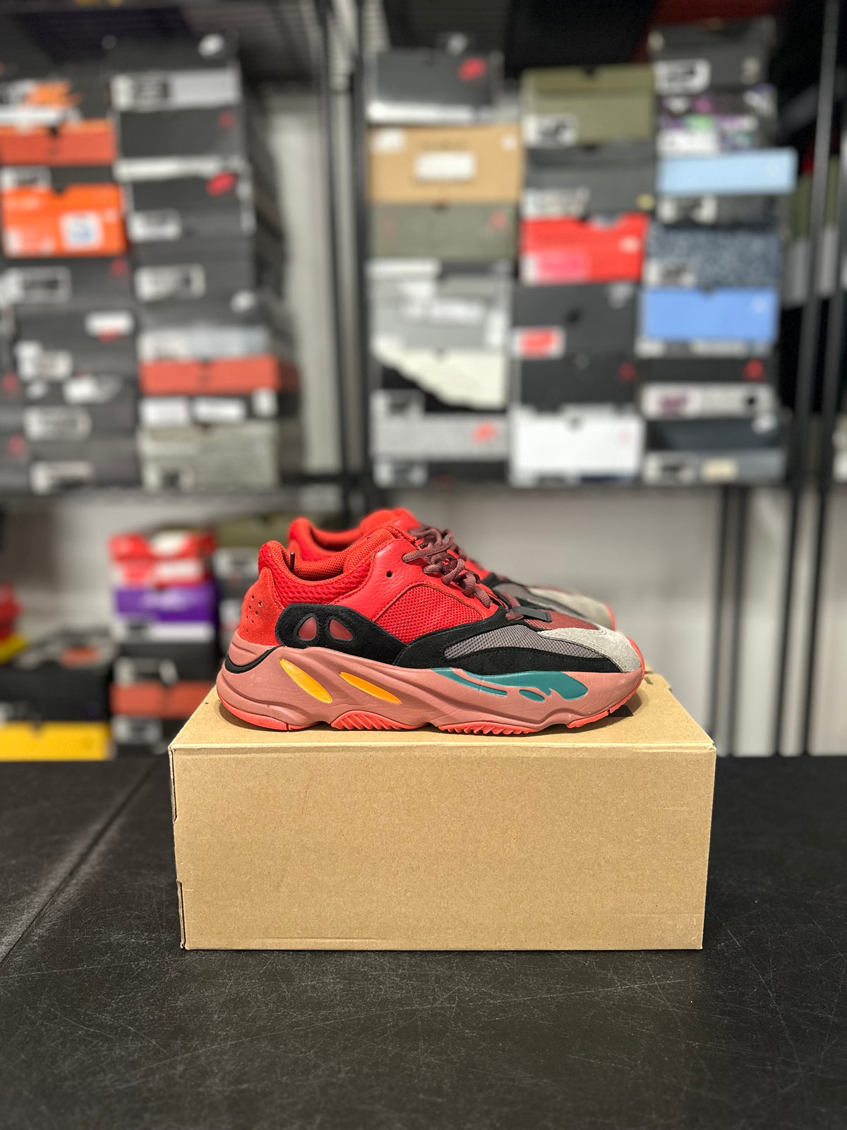 Size 7.5 - YZY 700 Hi res