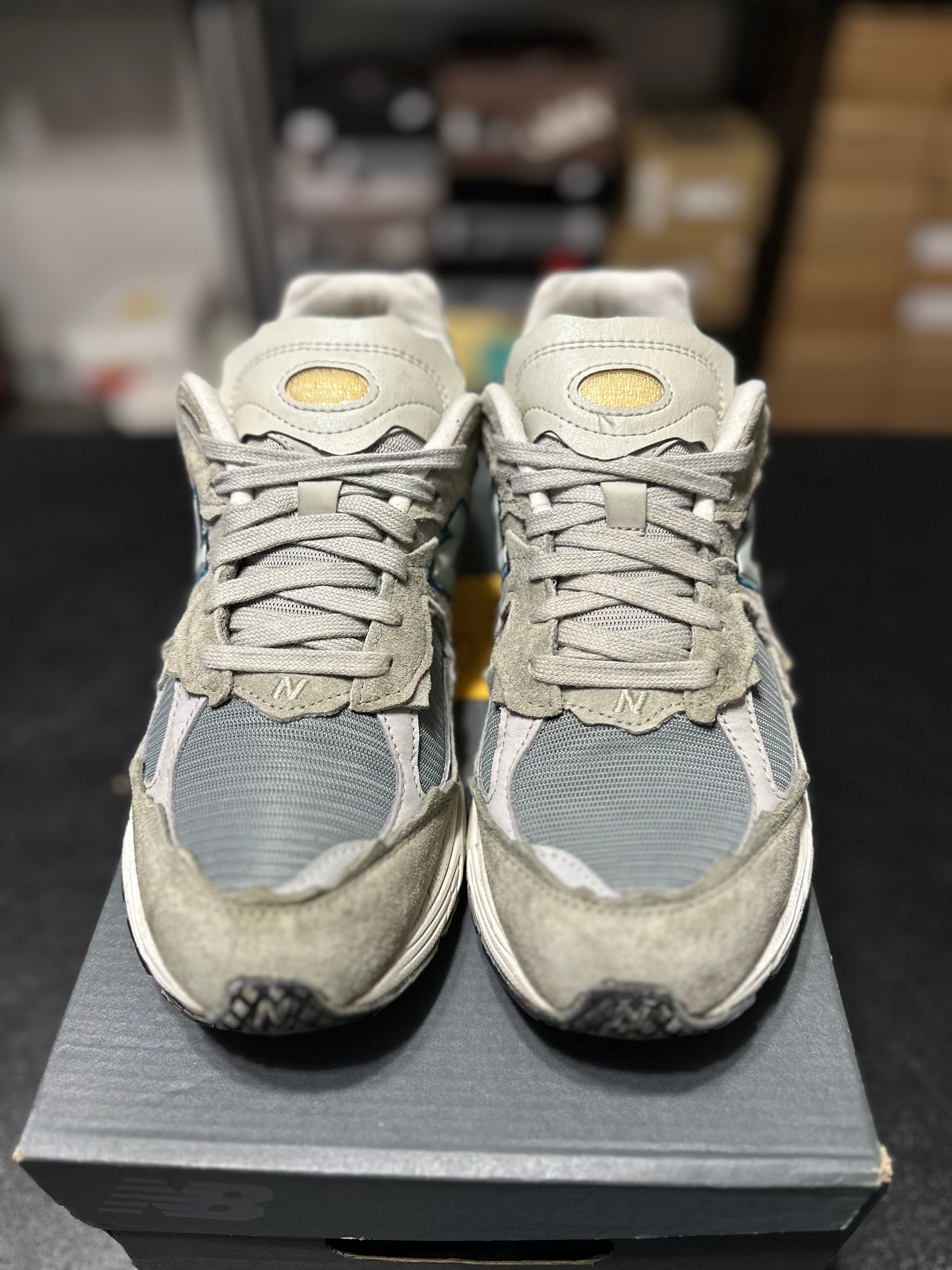 Size 10 - new balance protection pack mirage grey