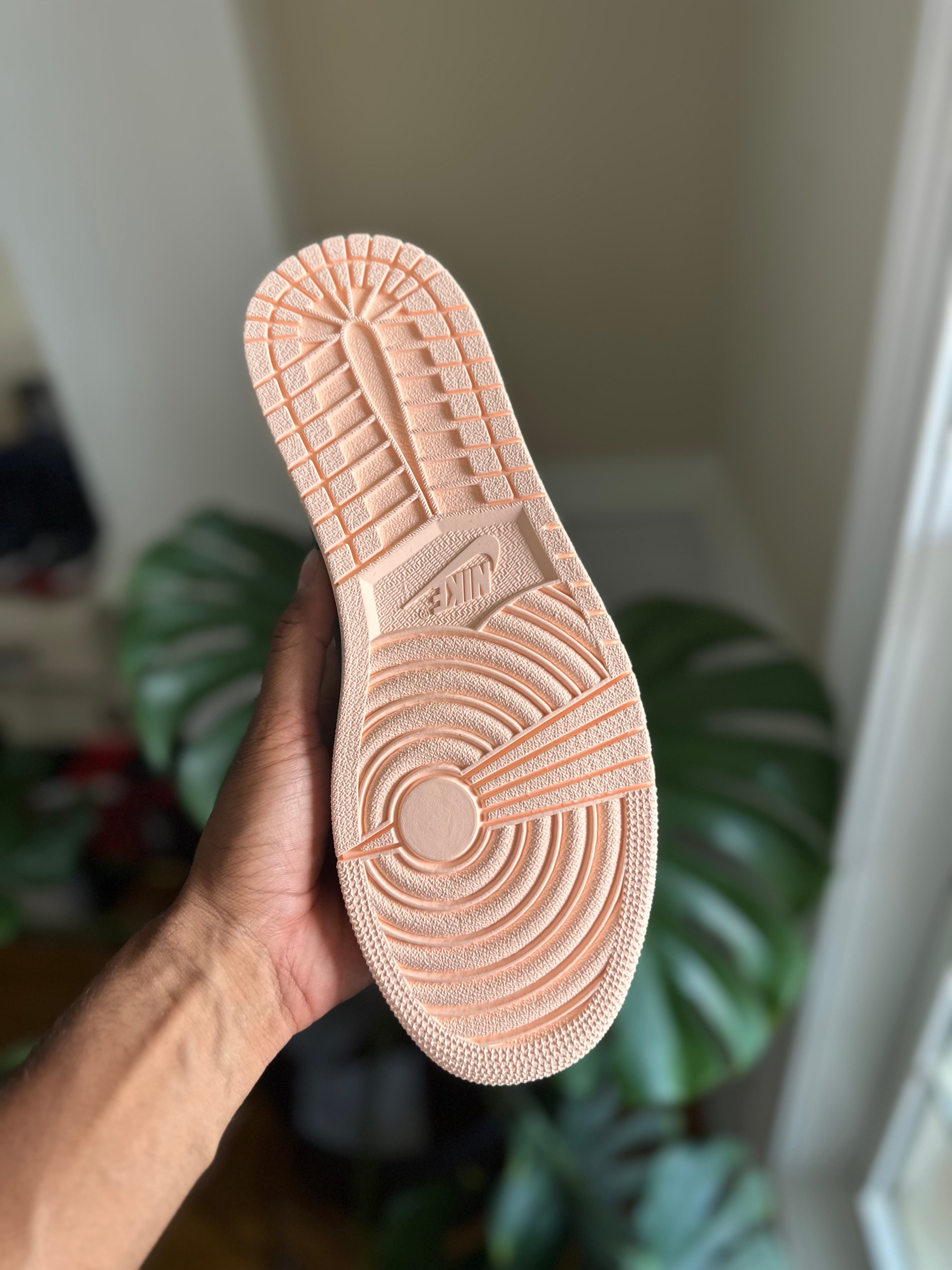 Size 10.5 - J1 crimson tint DS