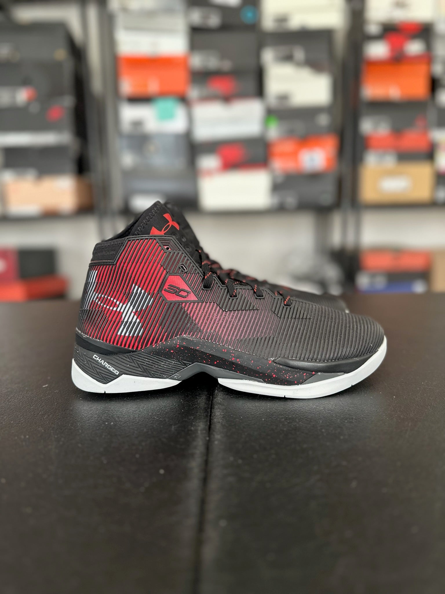 Size 9.5 - Curry 2.5 Black/Red/White DS