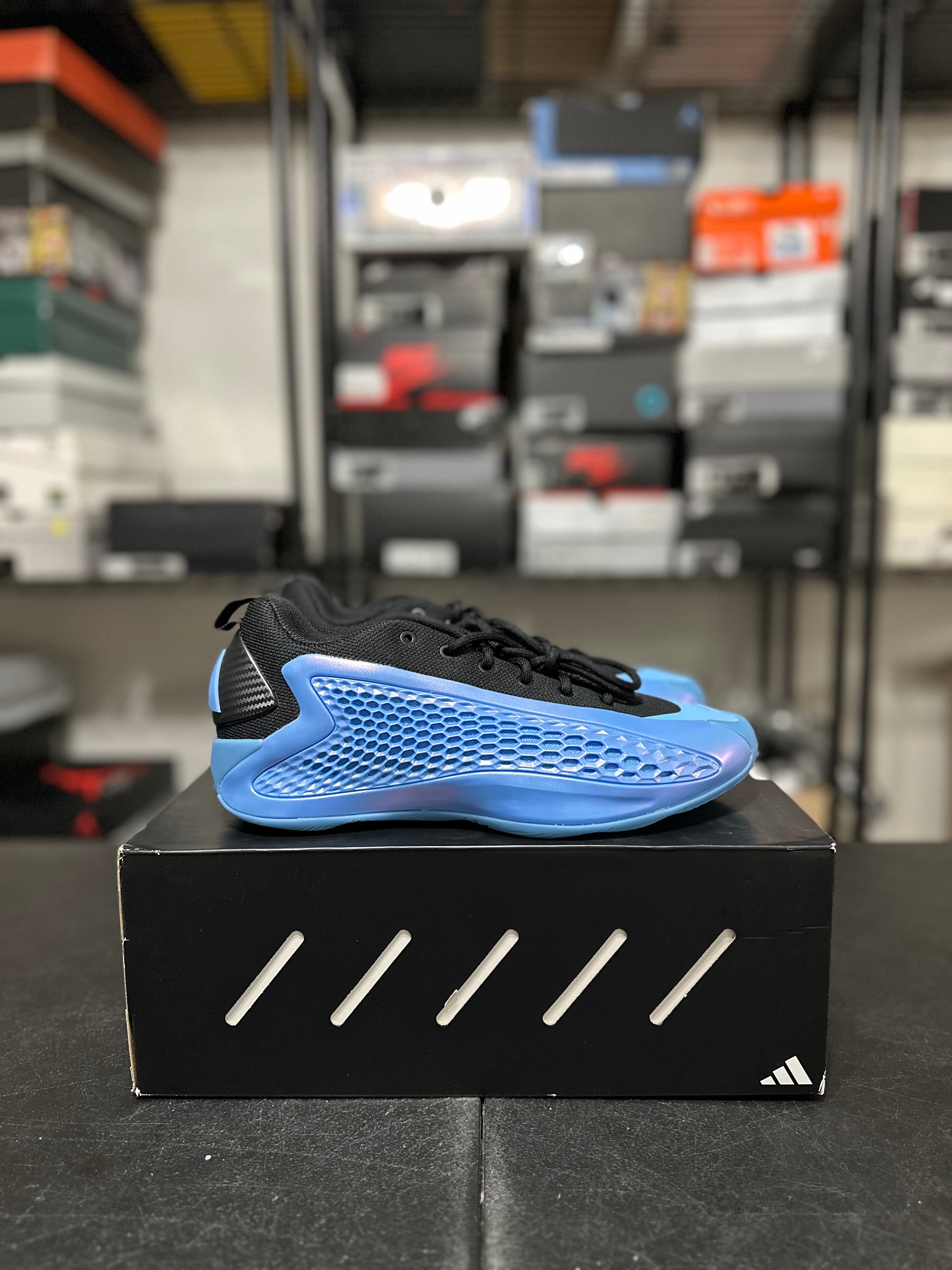 Size 8.5 - AE 1 Low Knicks gift DS