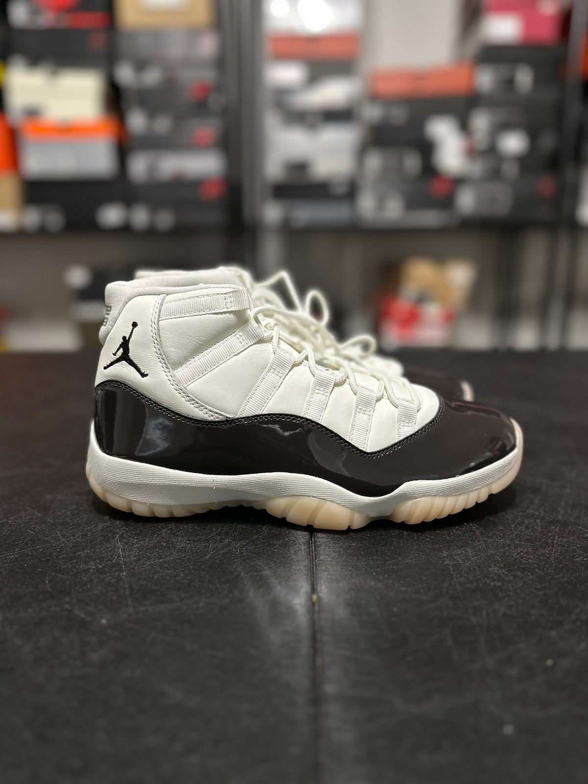 Size 7 - (8.5W) j11 Neapolitan DS