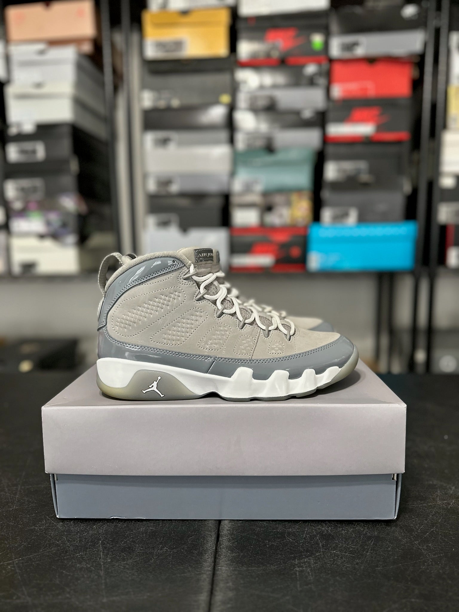 Size 8.5 - J9 Cool Grey