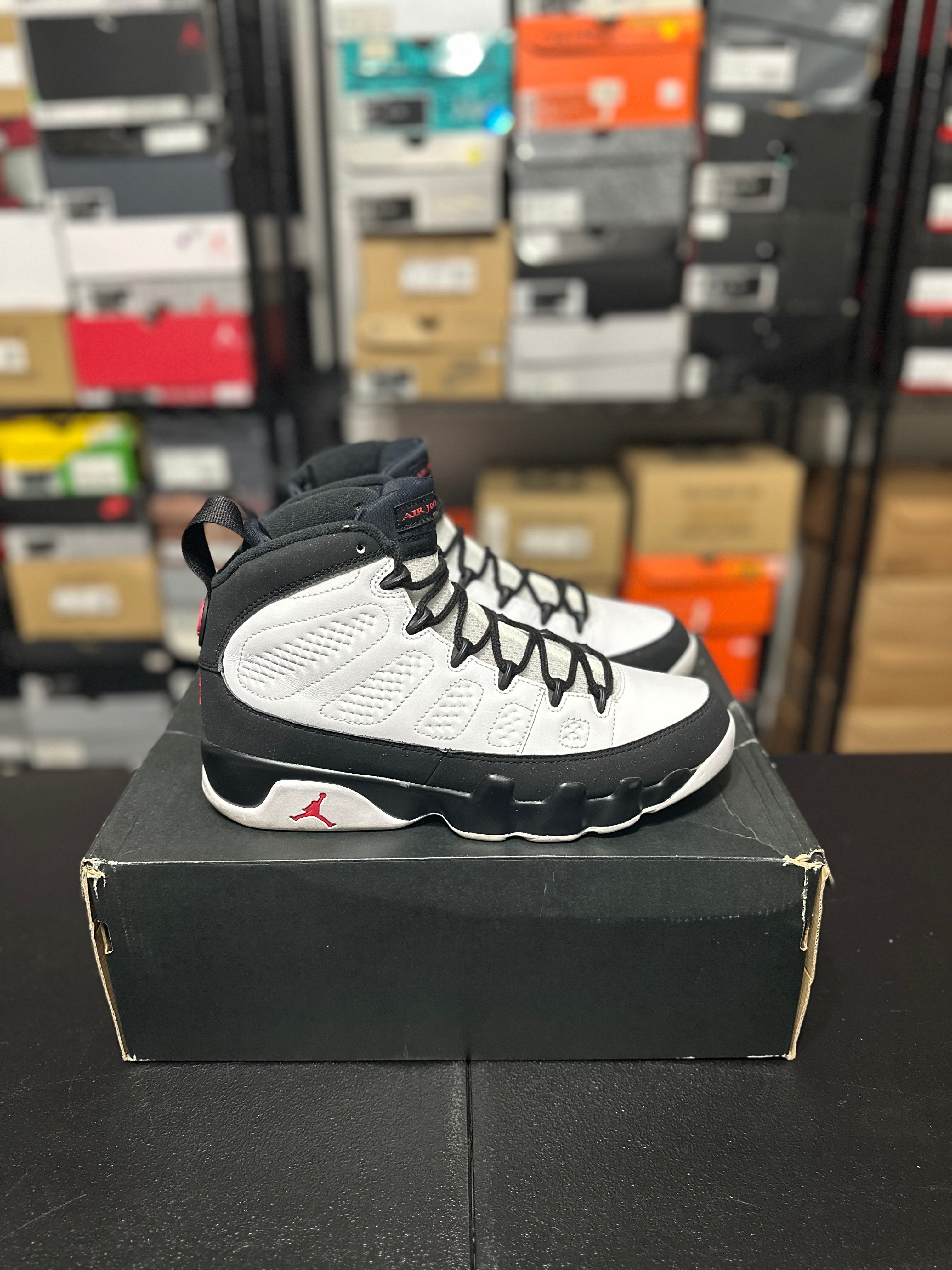 Size 8.5 - J9 space jam