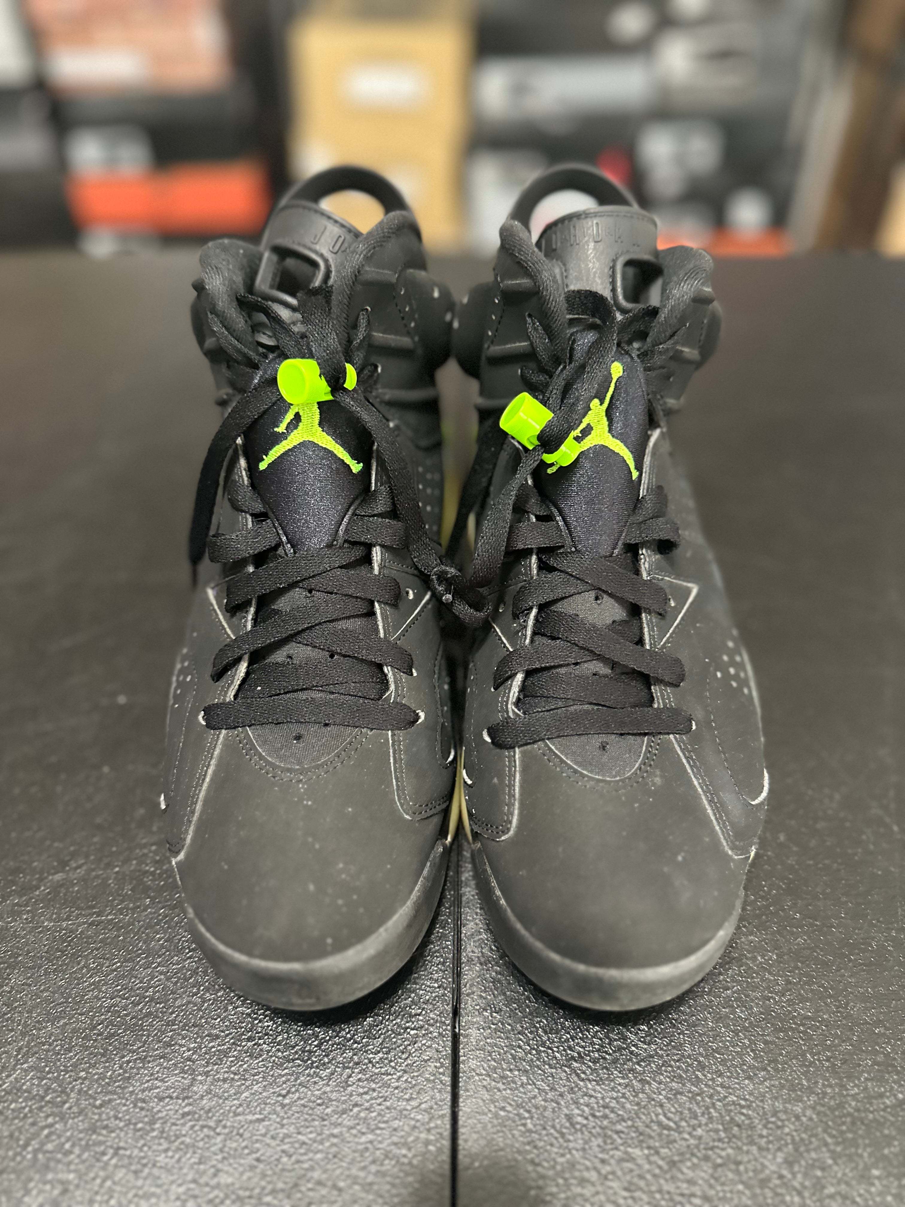 Size 8 - J6 electric green