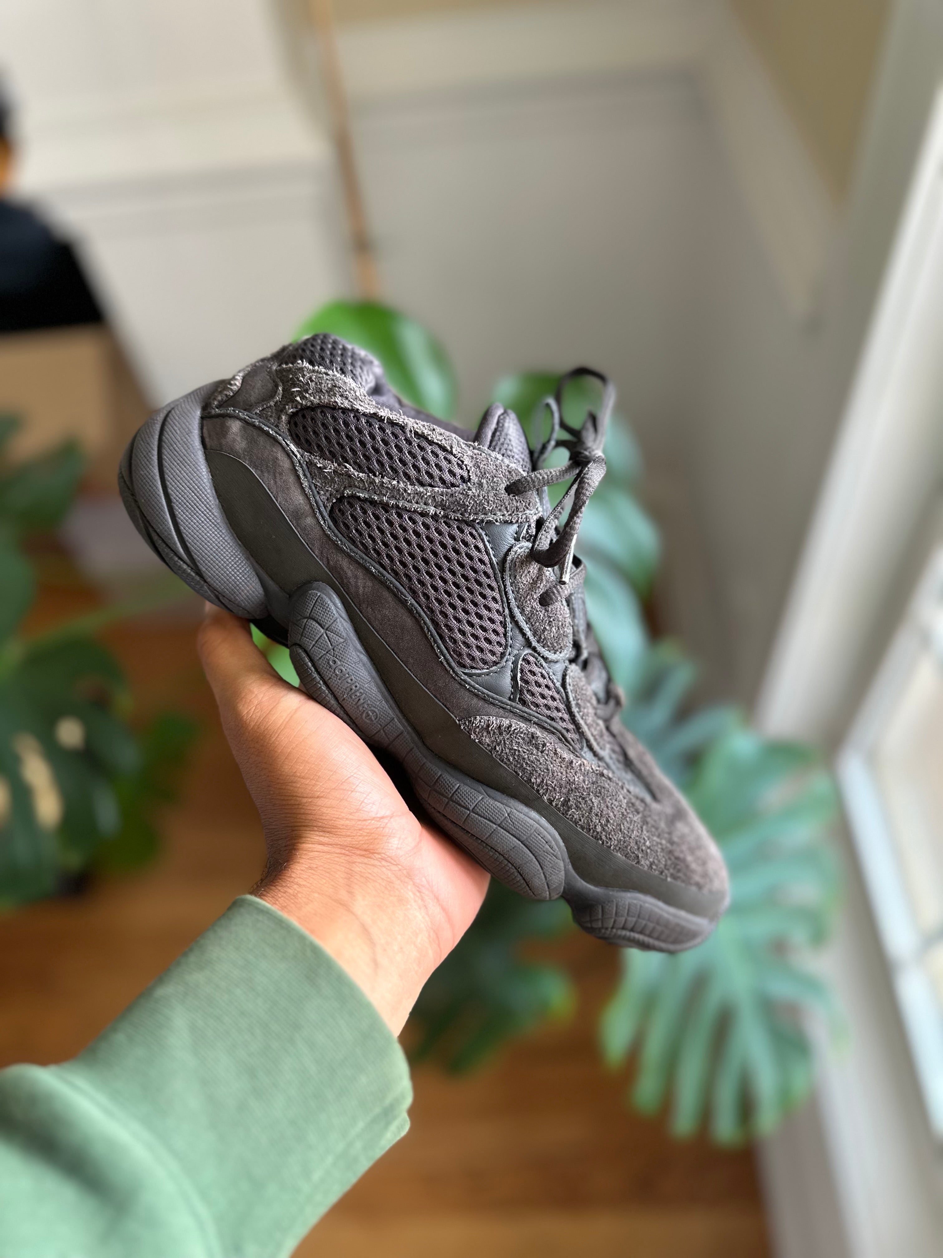 Size 8 - YZY 500 utility black