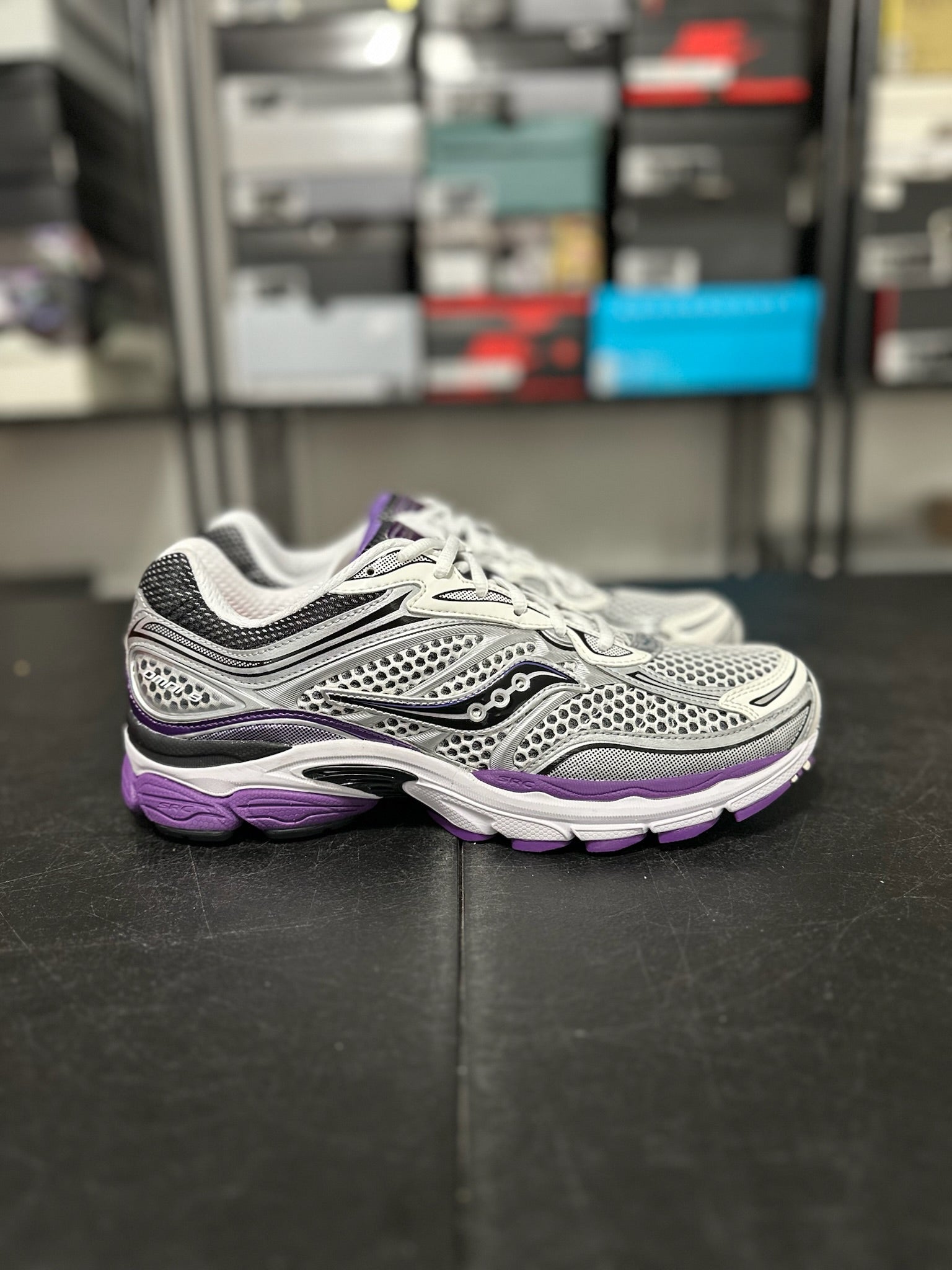 Size 10.5 - Saucony ProGrid Omni 9 White Black Silver Purple DS
