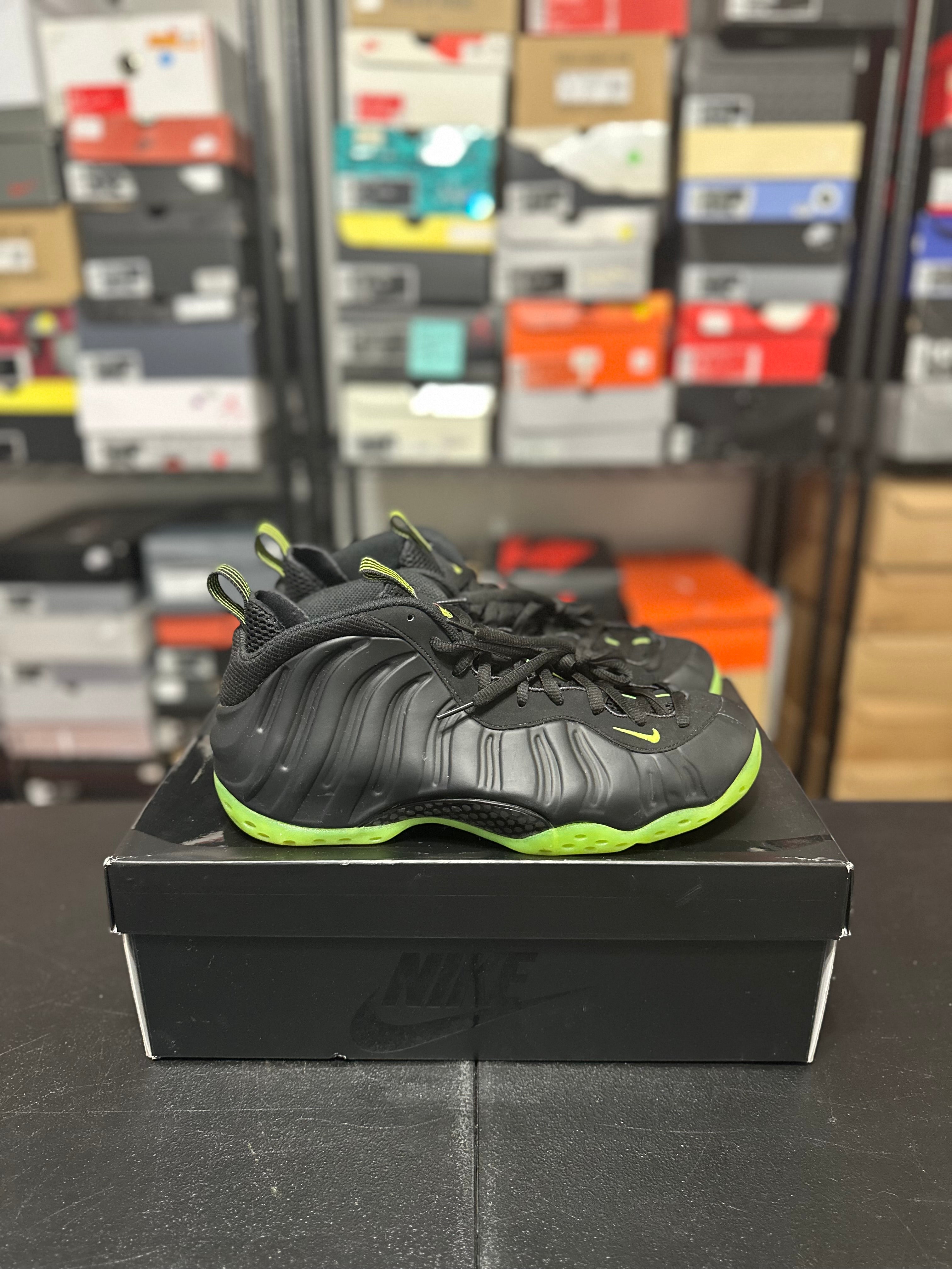 Size 11 - Air foamposite one black volt