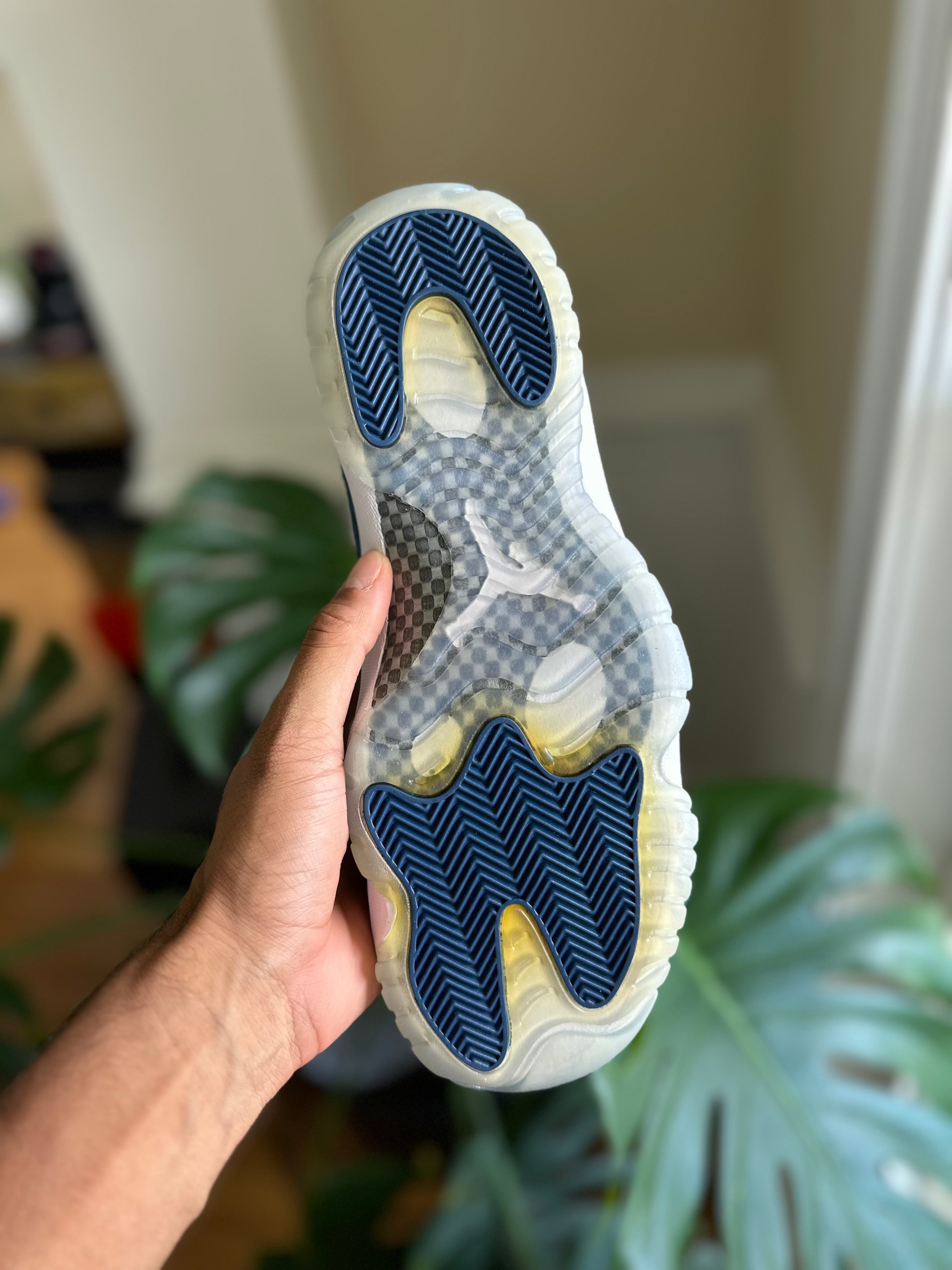 Size 10.5 - J11 low navy snakeskin DS