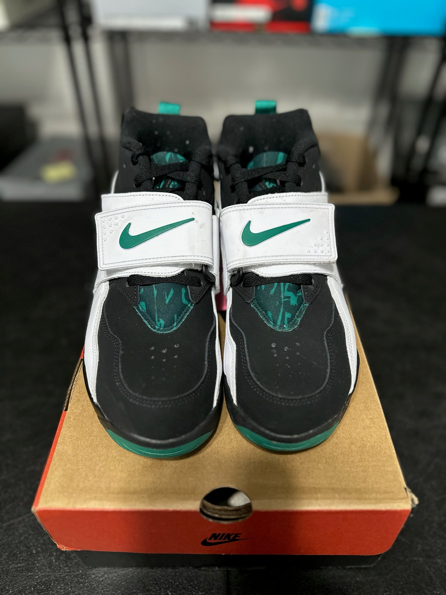 Size 10 - Diamond Turf Emerald