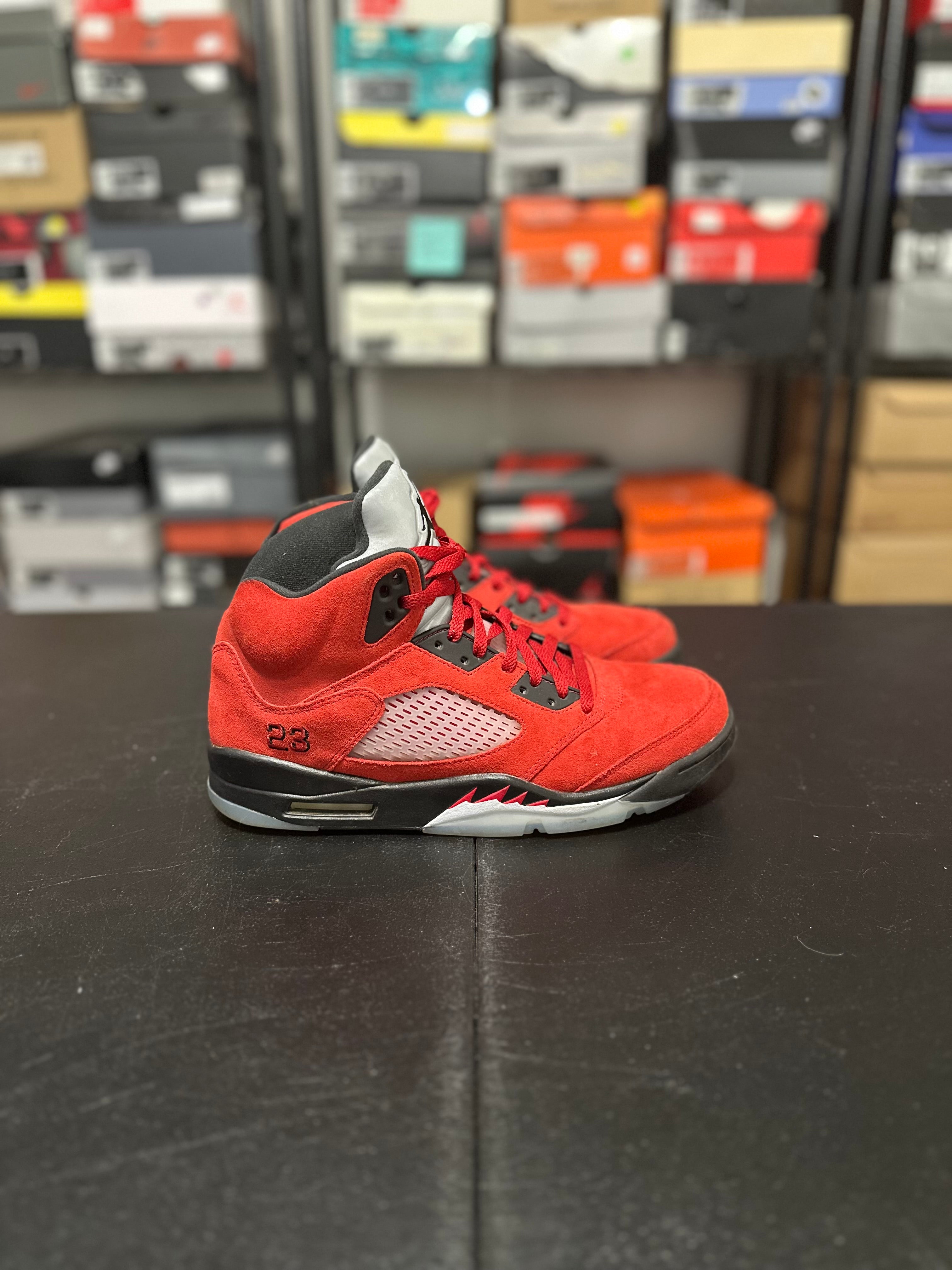 Size 10 - J5 raging bull