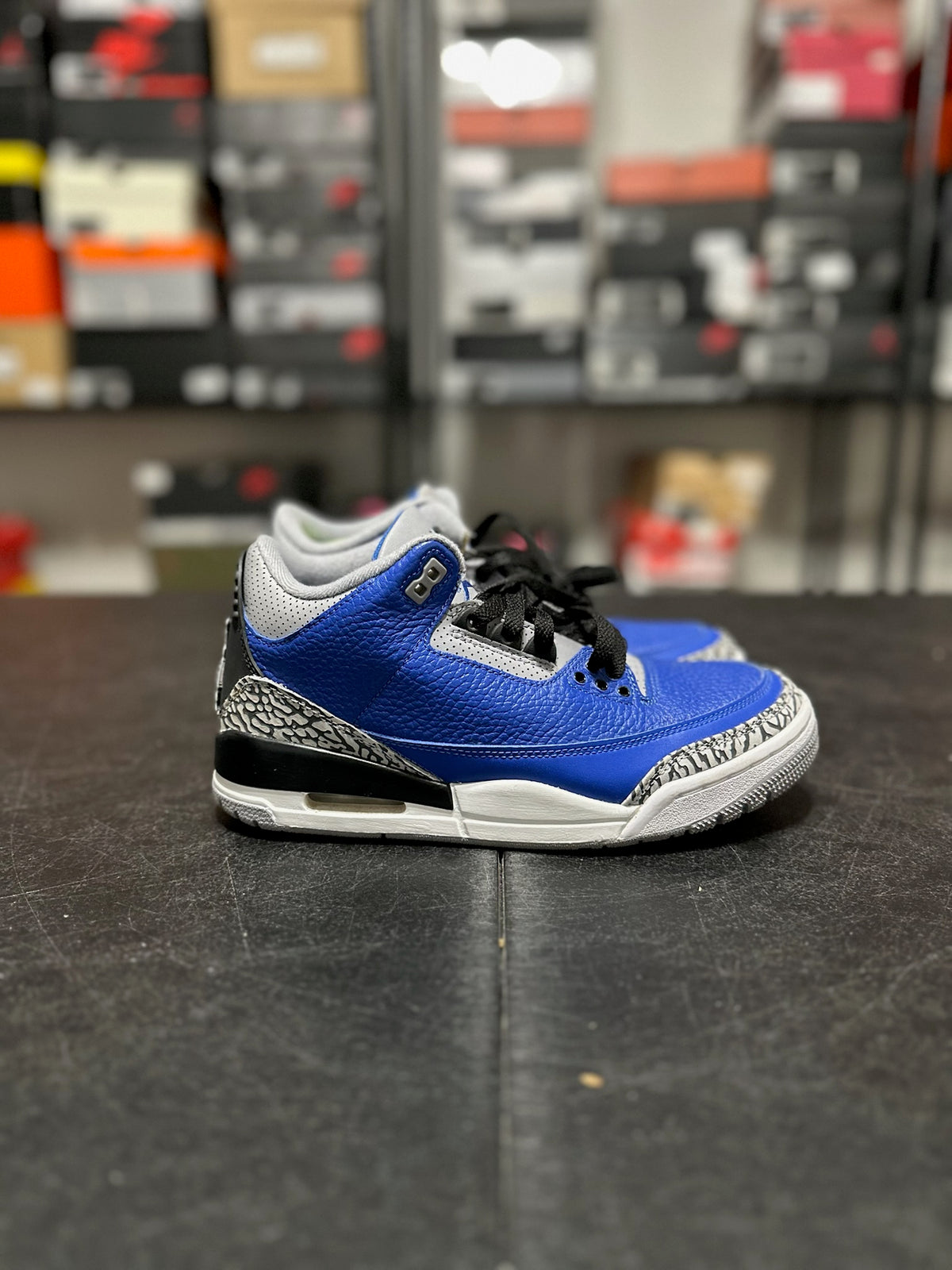 Size 7 - j3 varsity royal cement