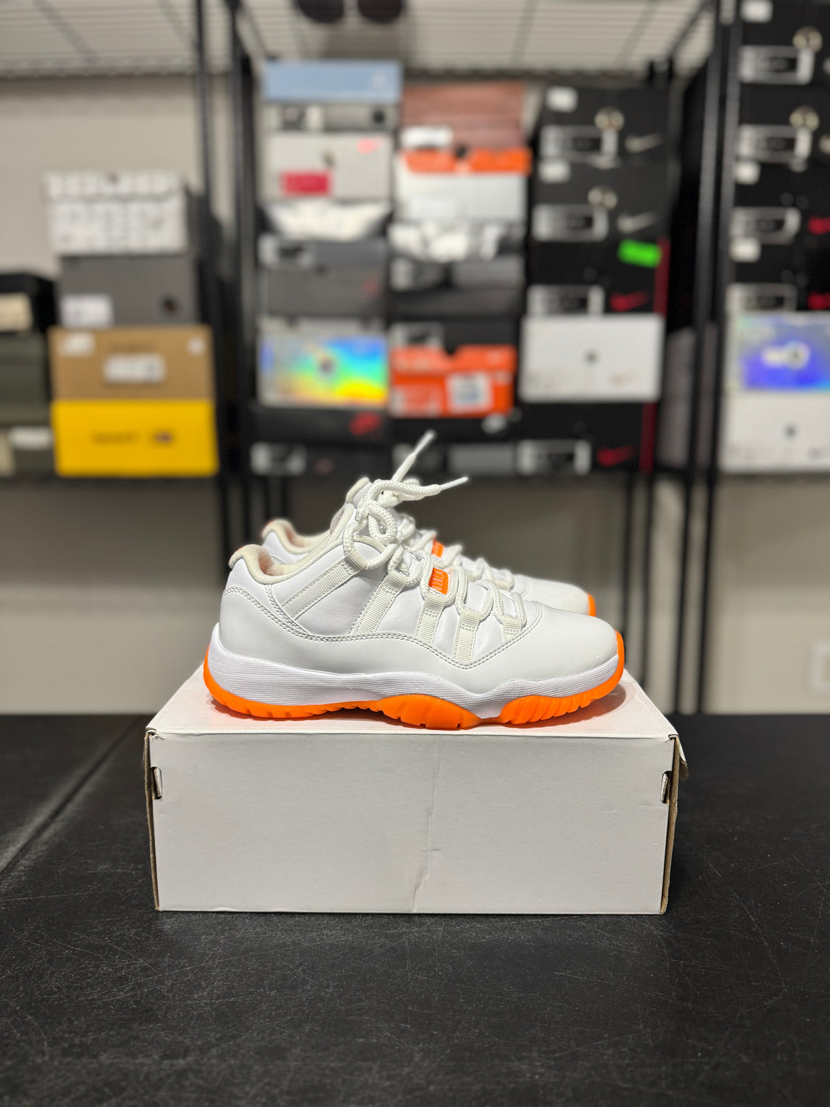 Size 5 - (6.5W) J11 low citrus