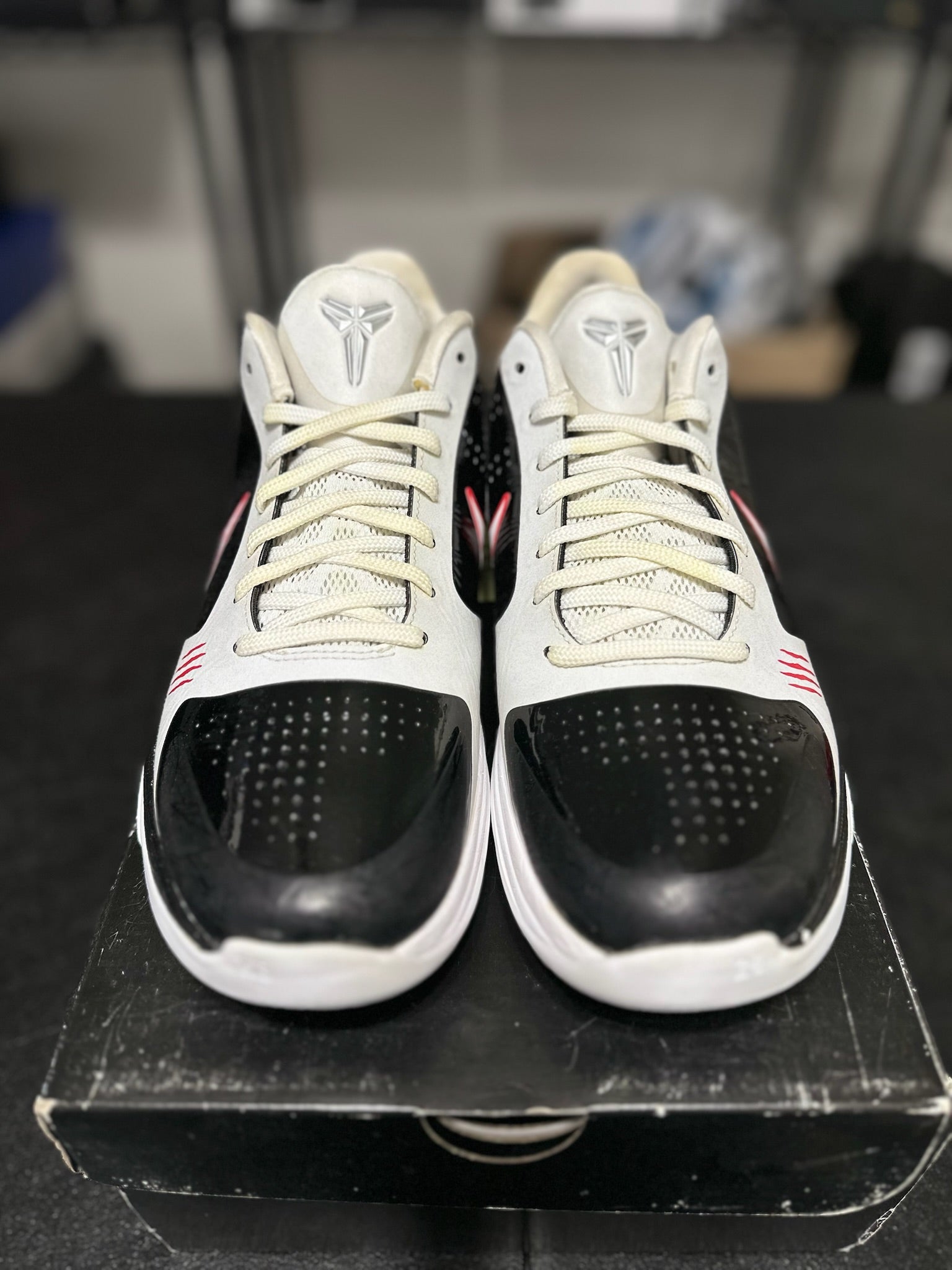 Size 9.5 - Kobe 5 Protro Bruce Lee Alternate