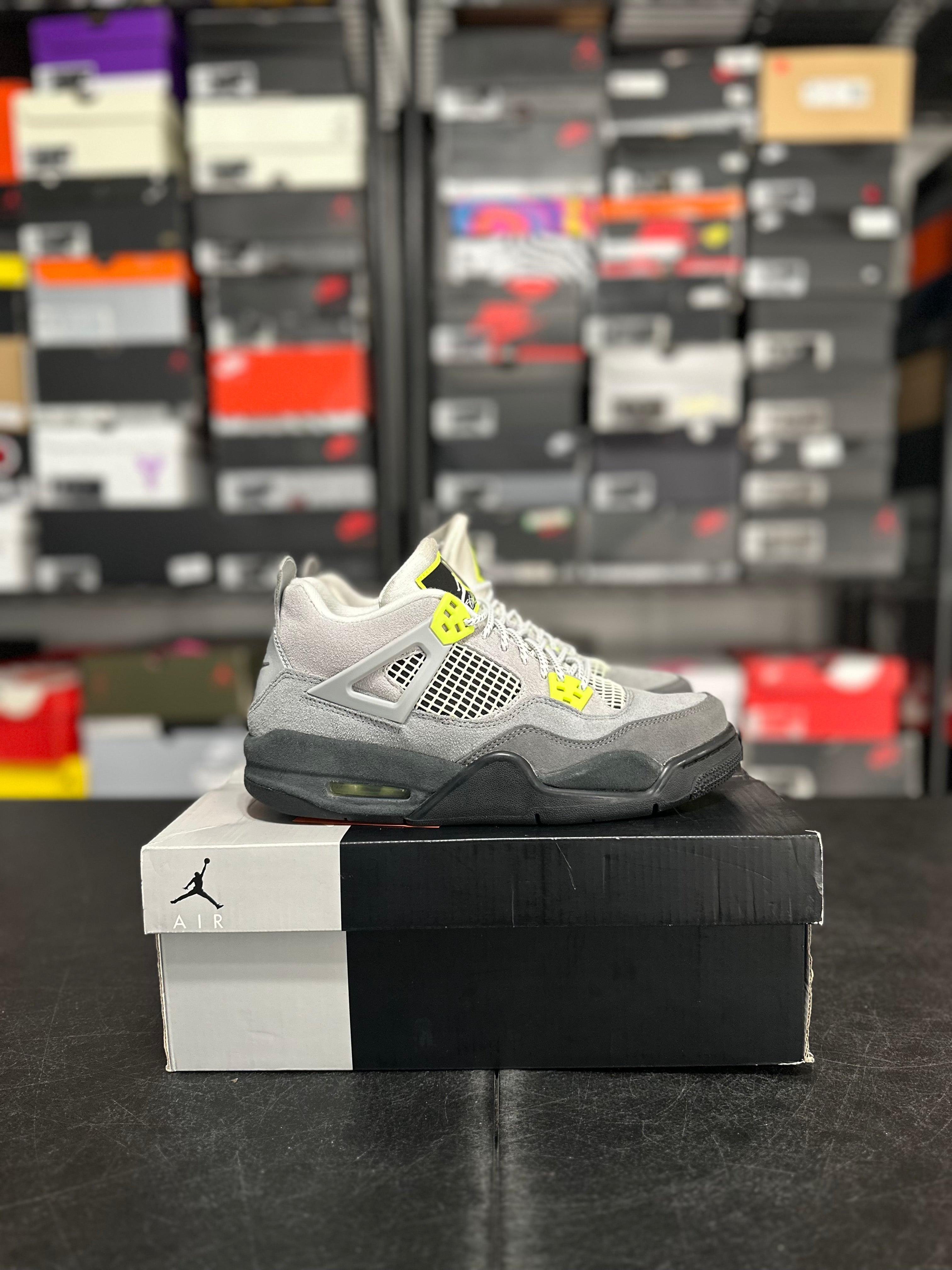 Size 7y - J4 neon