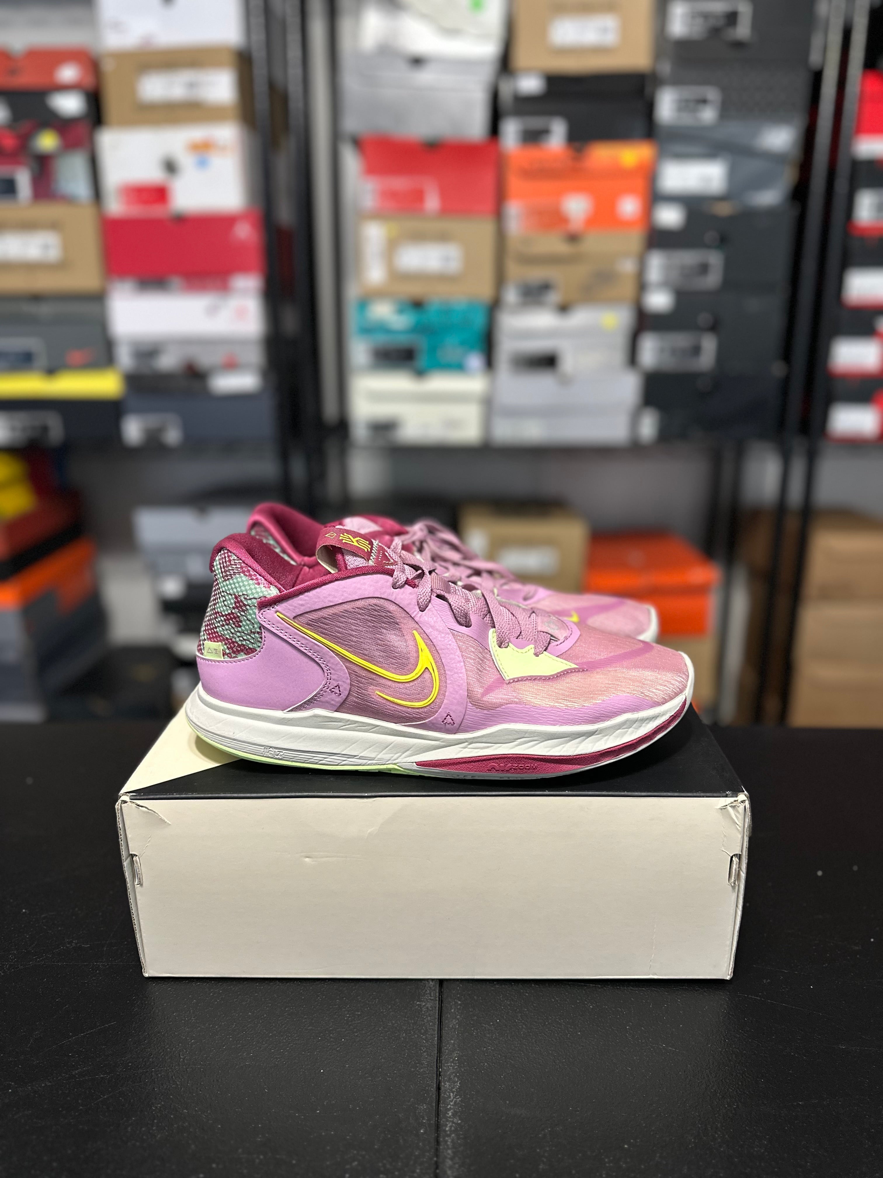 Size 10.5 - Kyrie low 5 orchid