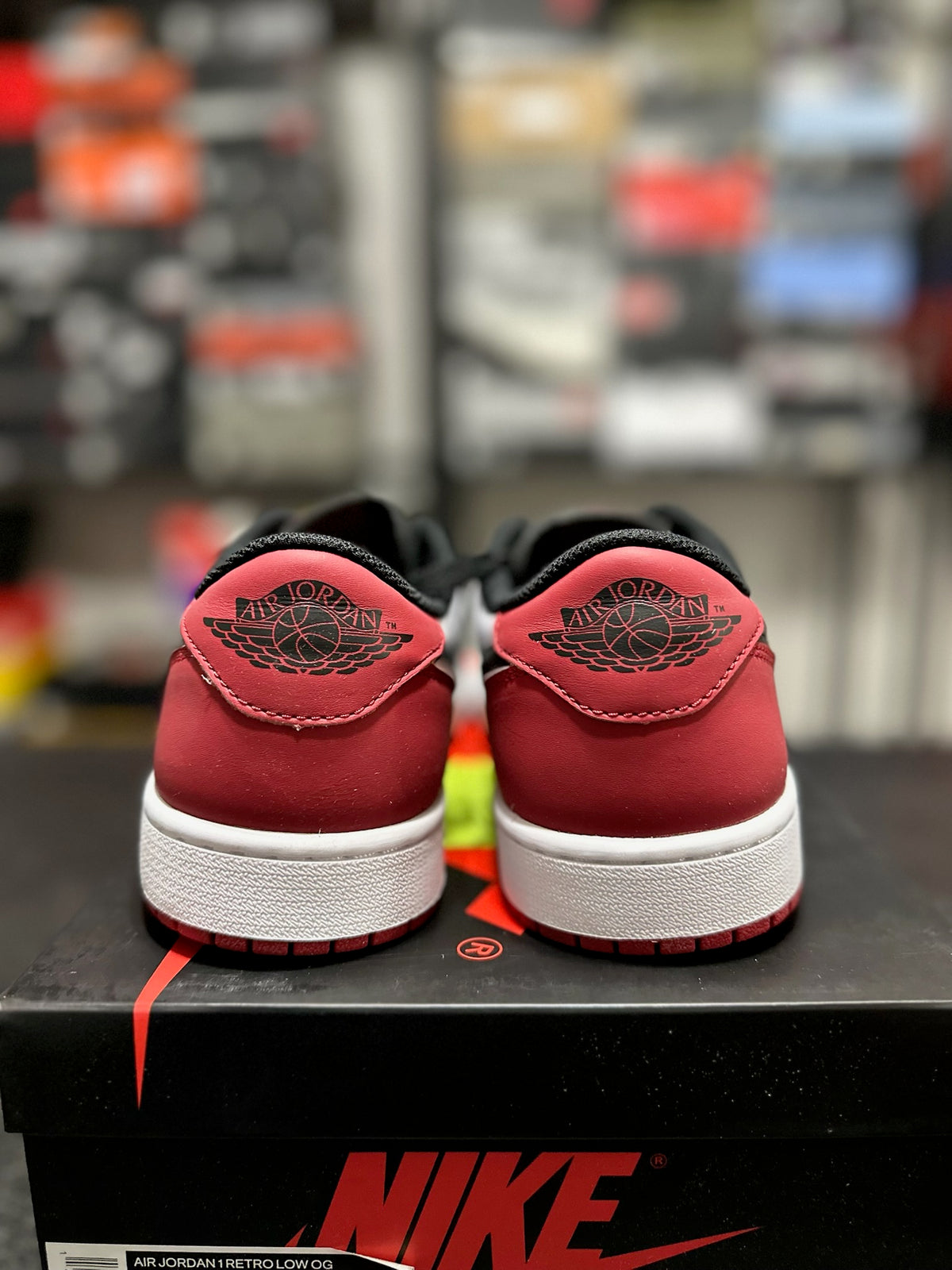 Size 9 - j1 low black toe