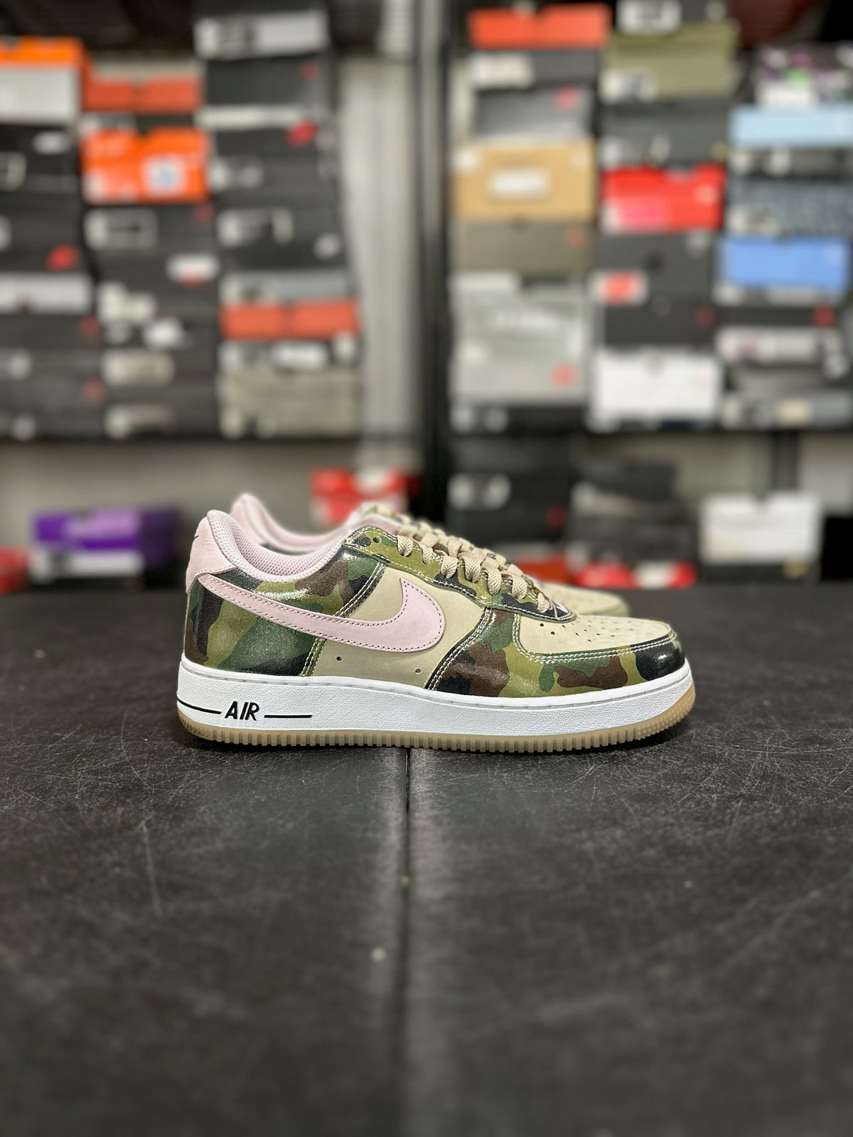 Size 8 - af 1 low ā07 patent camo pink
