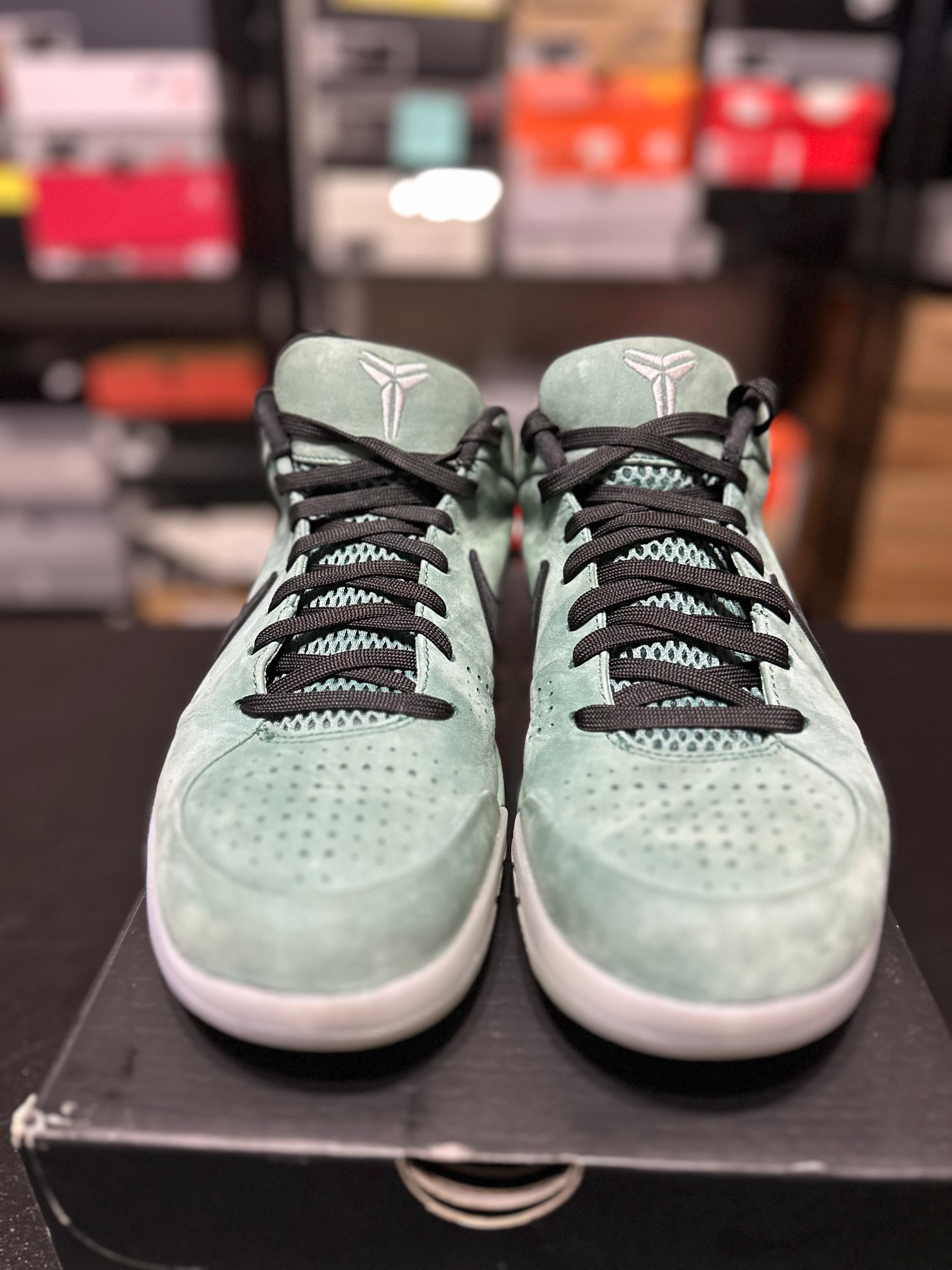 Size 10 - Kobe 4 Girl dad