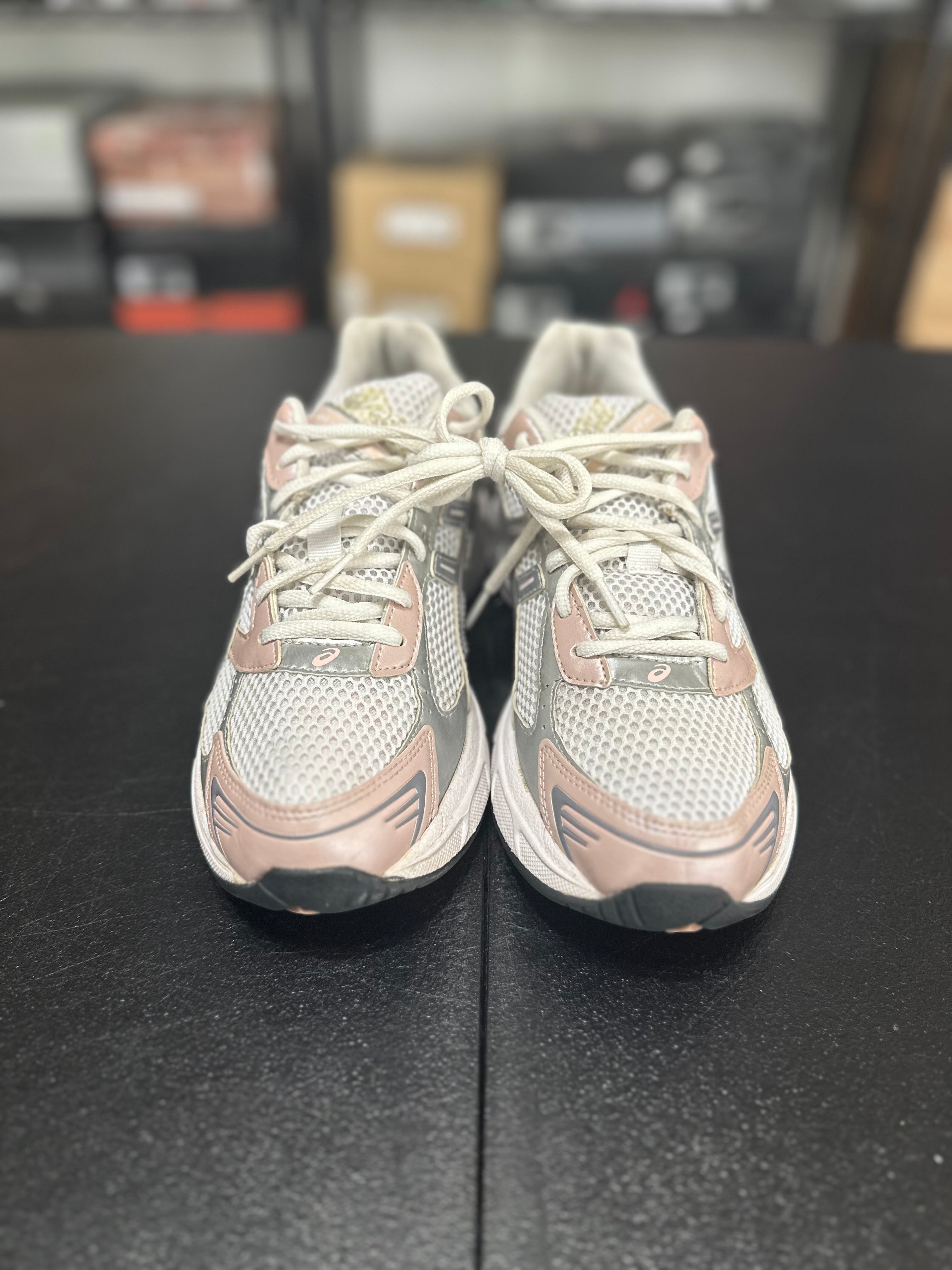 Size 9 - asics white/pink