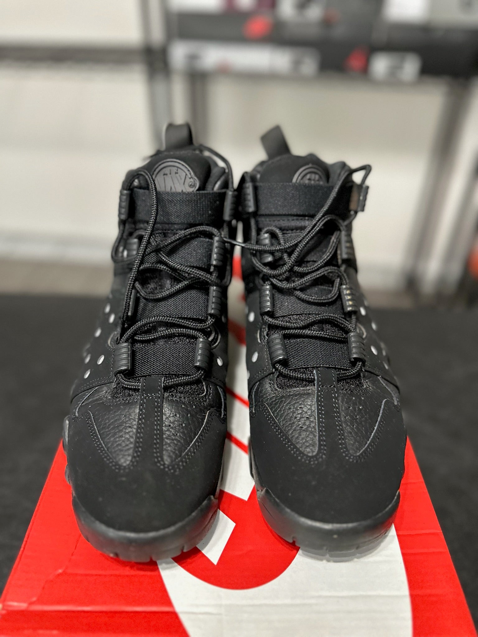 Size 9.5 - AM 2 CB ā94 Triple Black