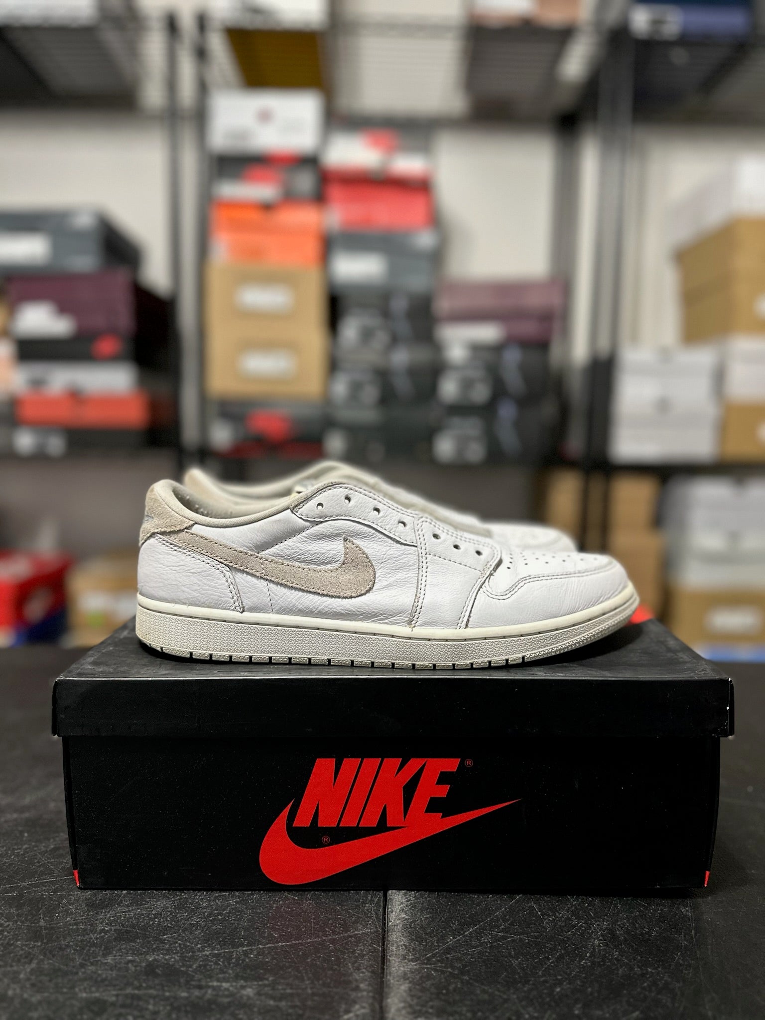 Size 11.5 - J1 Low Neutral Grey