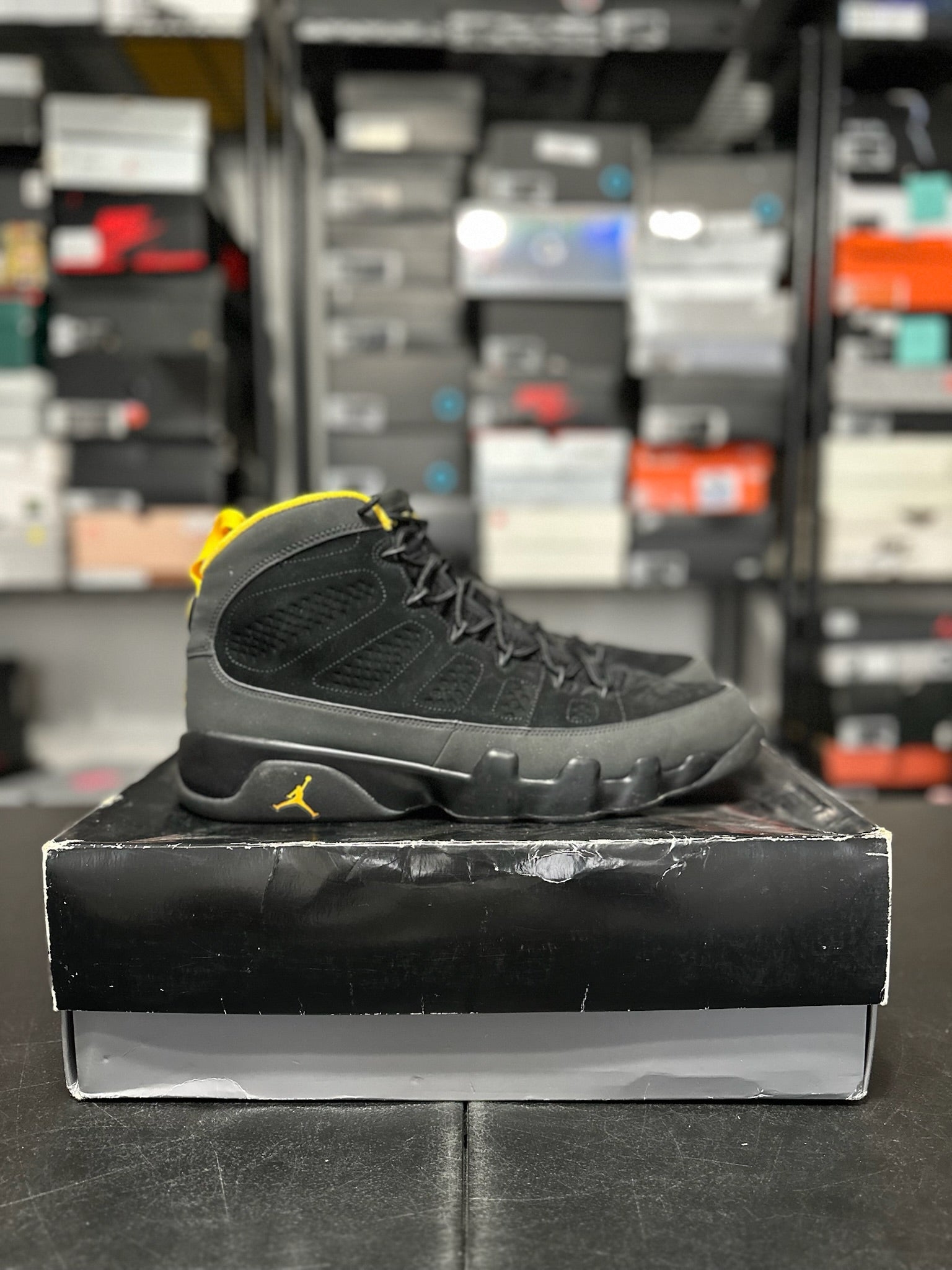 Size 15 - J9 Dark Charcoal University Gold