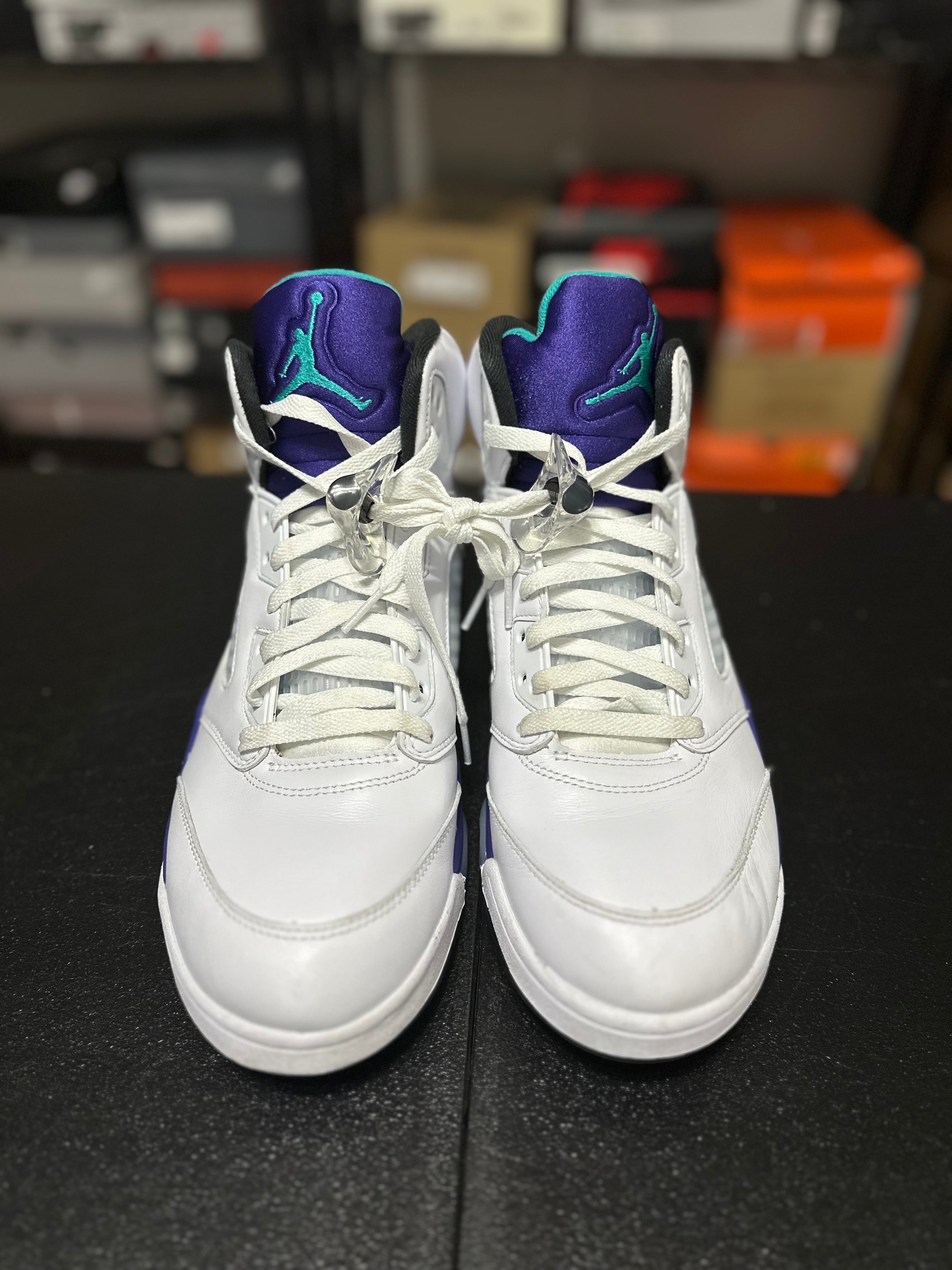 Size 12 - J5 white grape