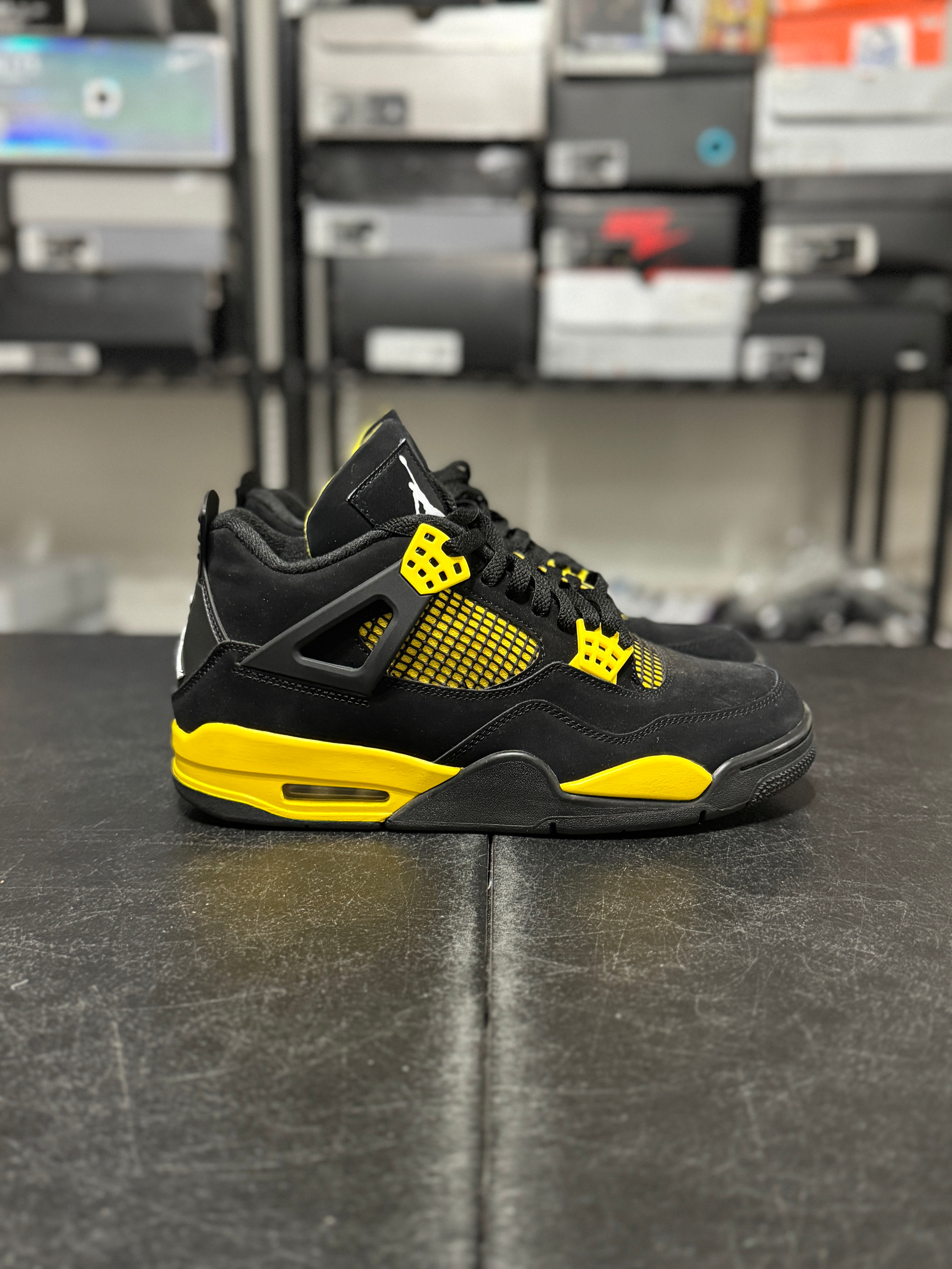Size 9.5 - J4 yellow thunder