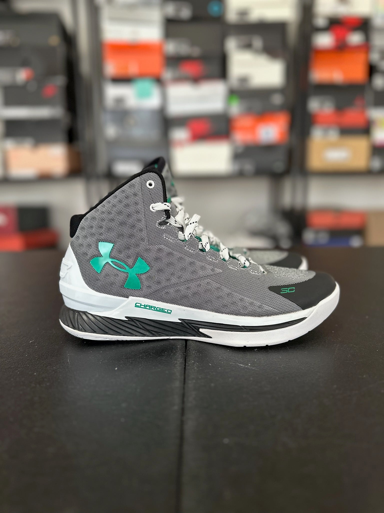 Size 9.5 - Curry 1 Grey/White