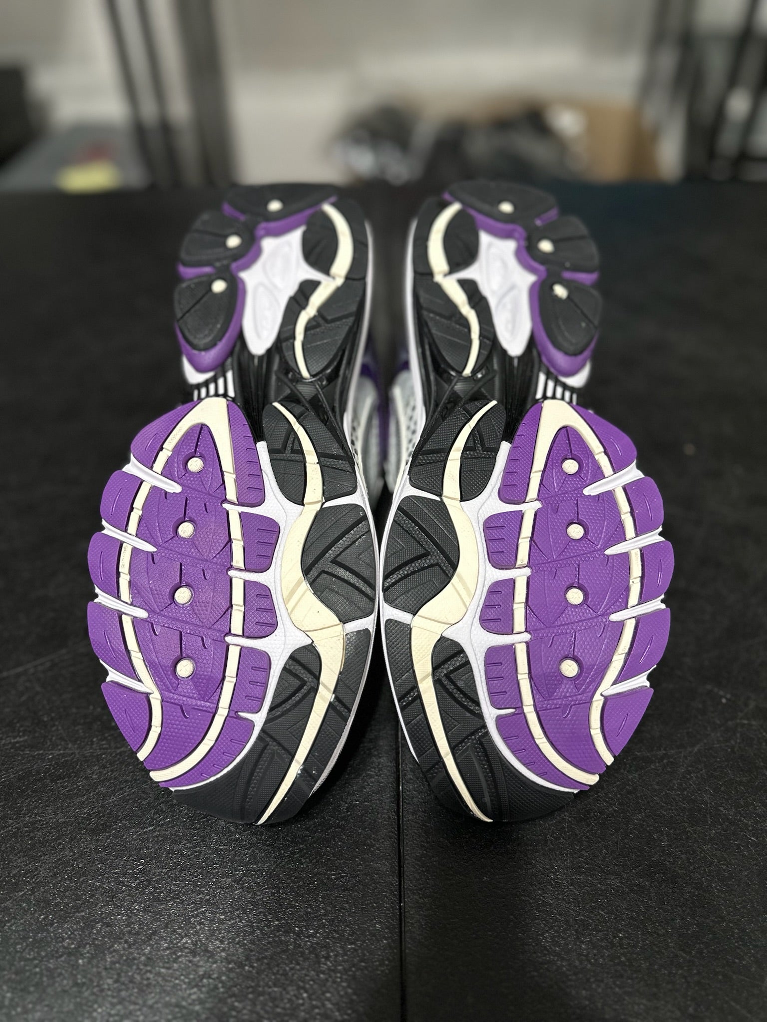 Size 10.5 - Saucony ProGrid Omni 9 White Black Silver Purple DS