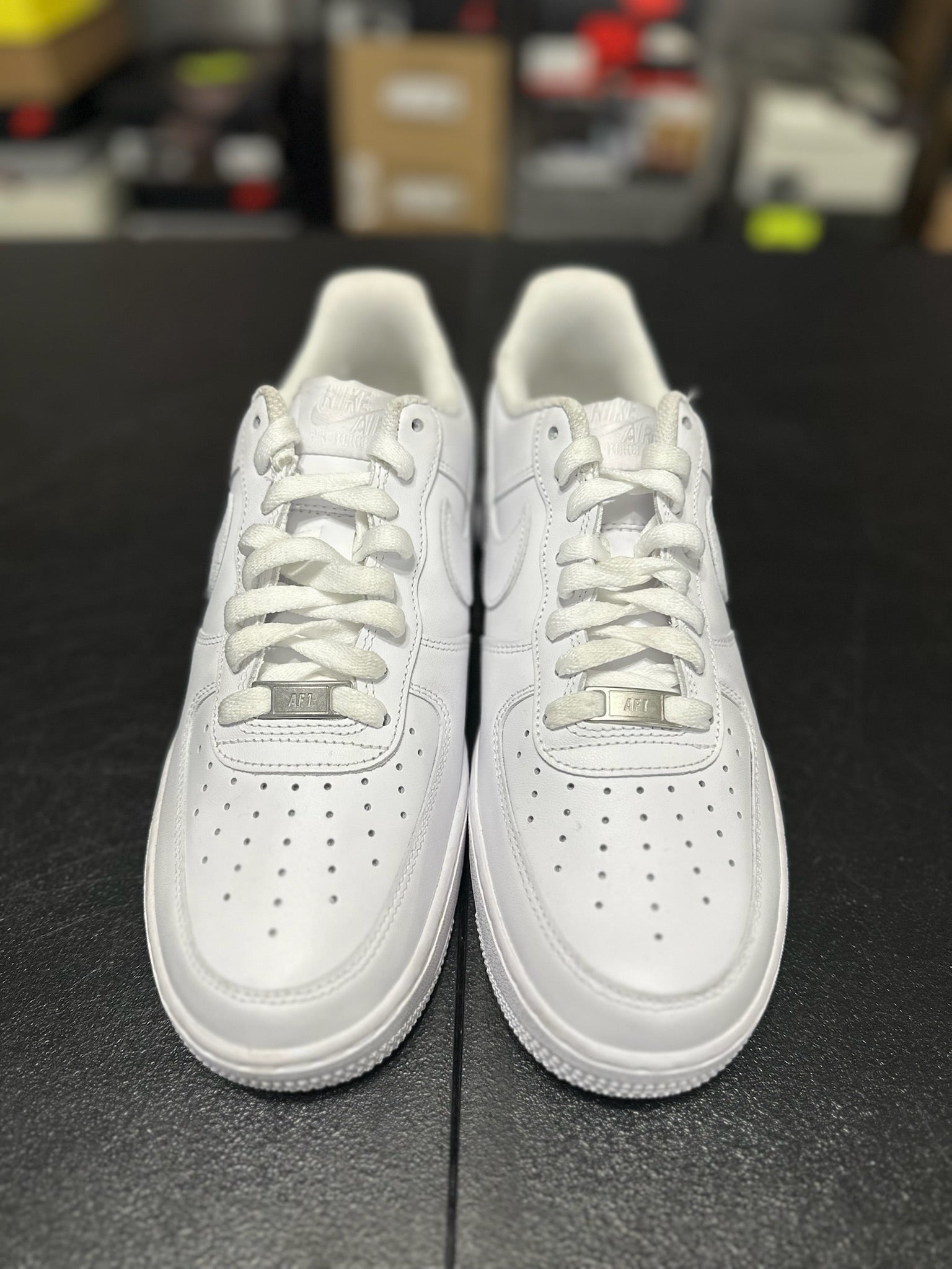 Size 8.5 - AF 1 ‘07 White