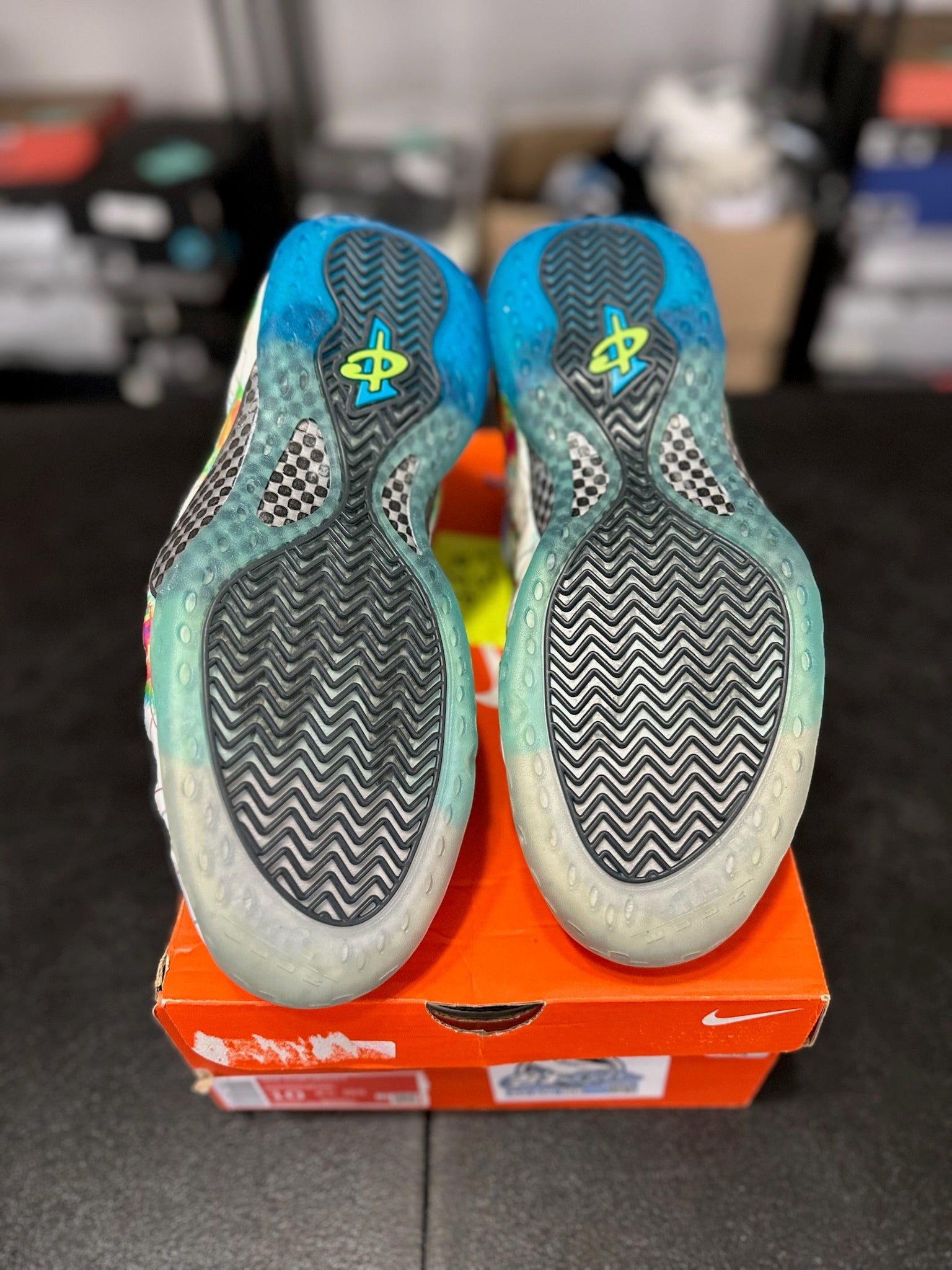 Size 10.5 - Foamposite 1 Weatherman DS