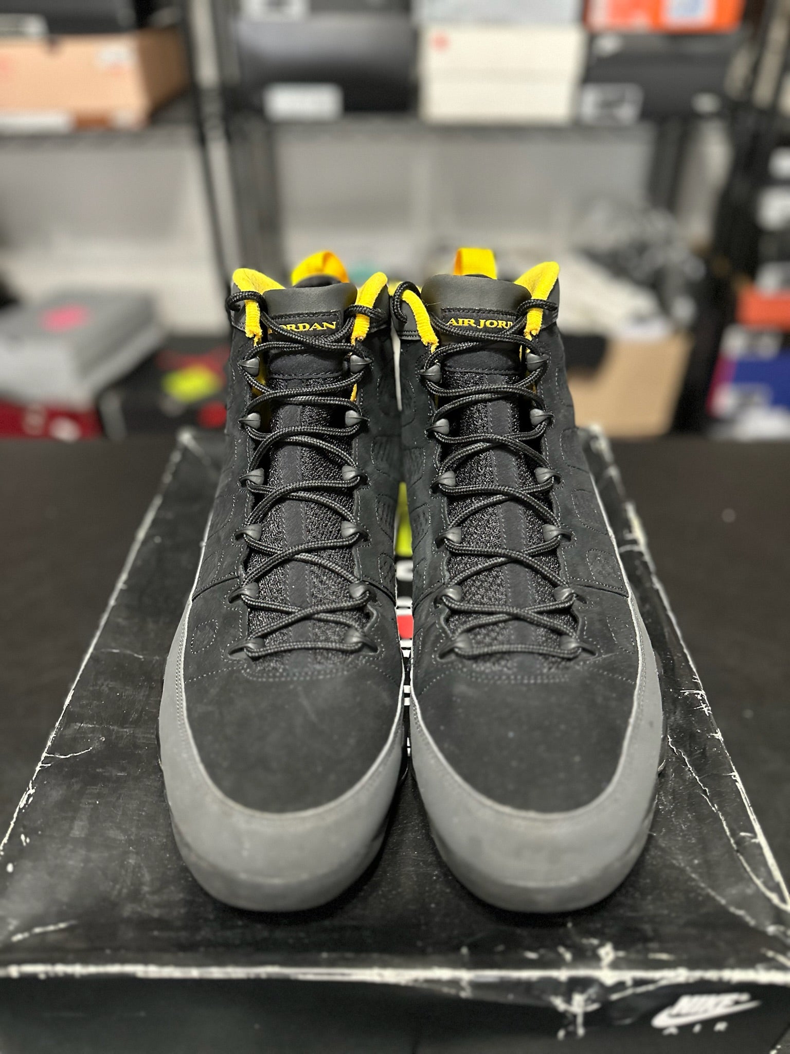 Size 15 - J9 Dark Charcoal University Gold
