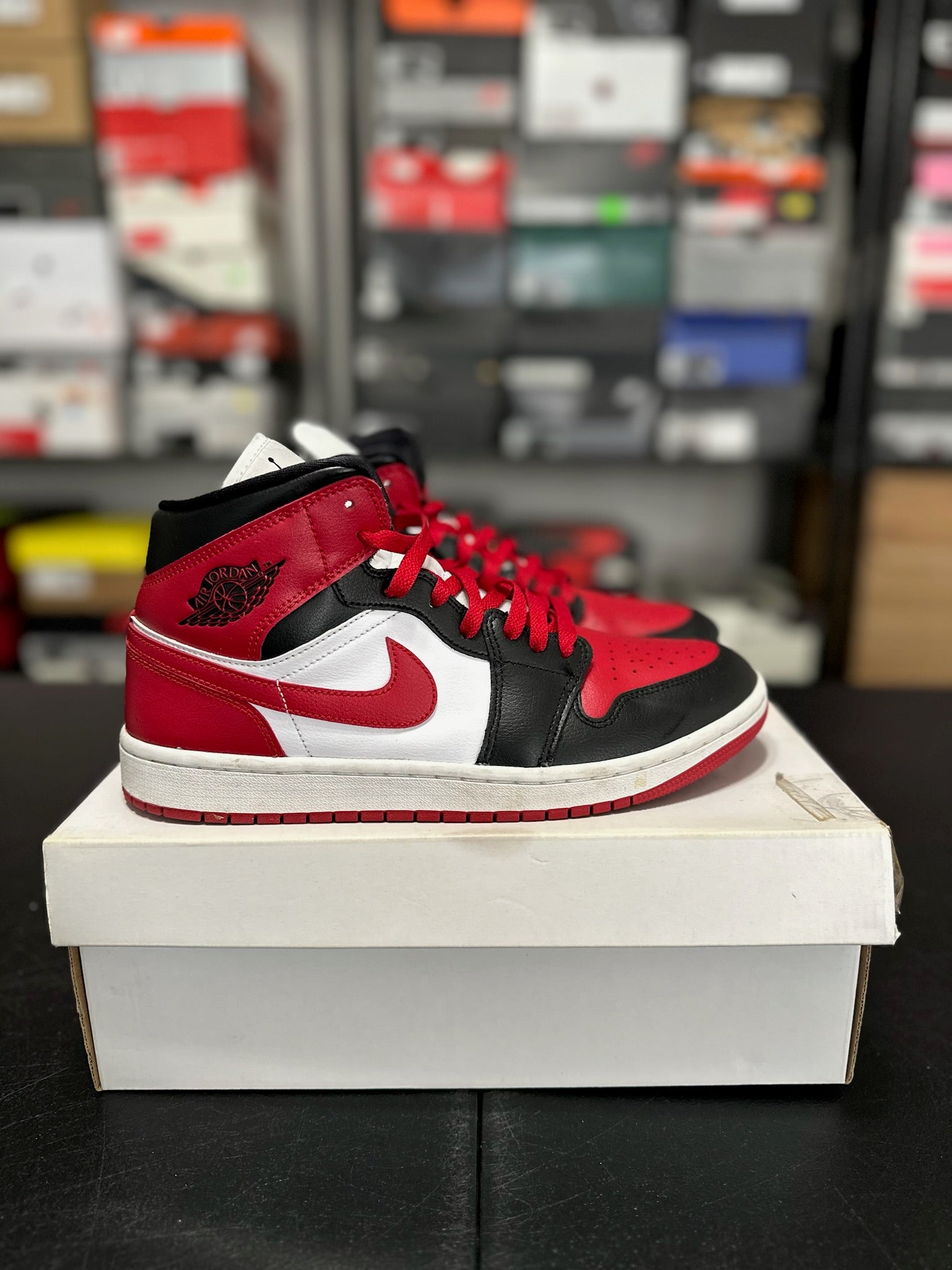 Size 8.5 - (10W) J1 Mid Alternate Bred Toe