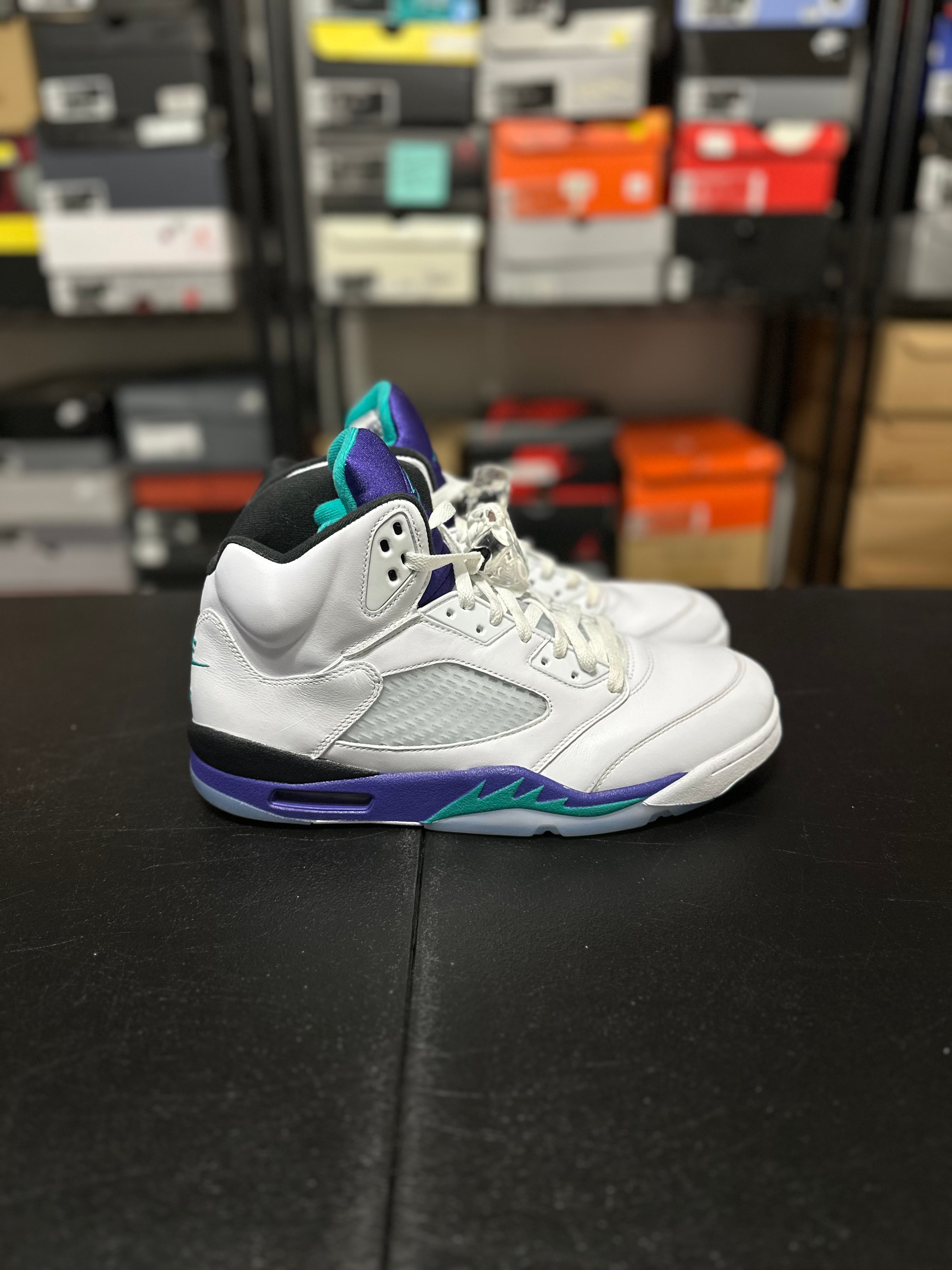 Size 12 - J5 white grape
