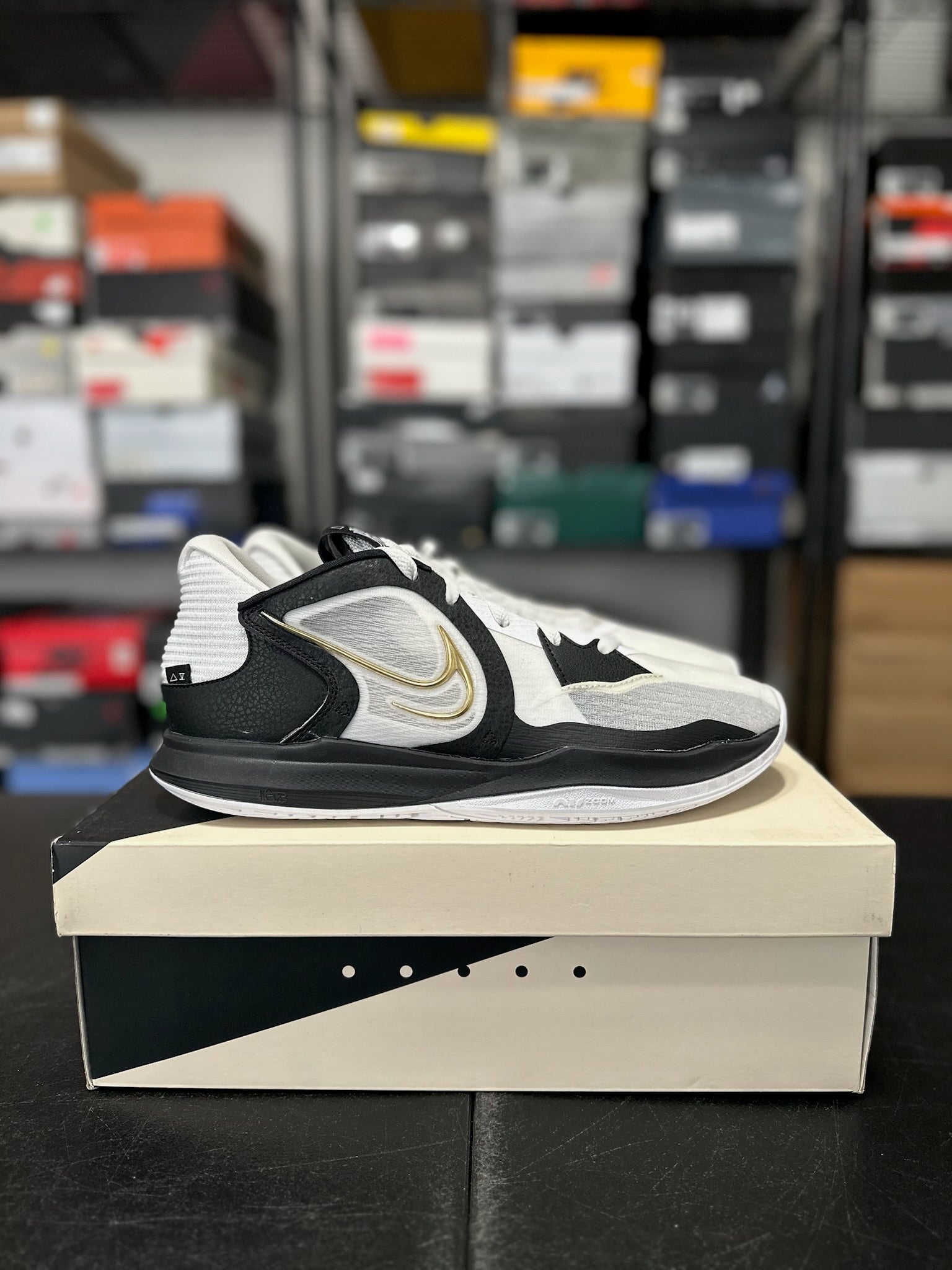 Size 11 - Kyrie Low 5 White Gold DS