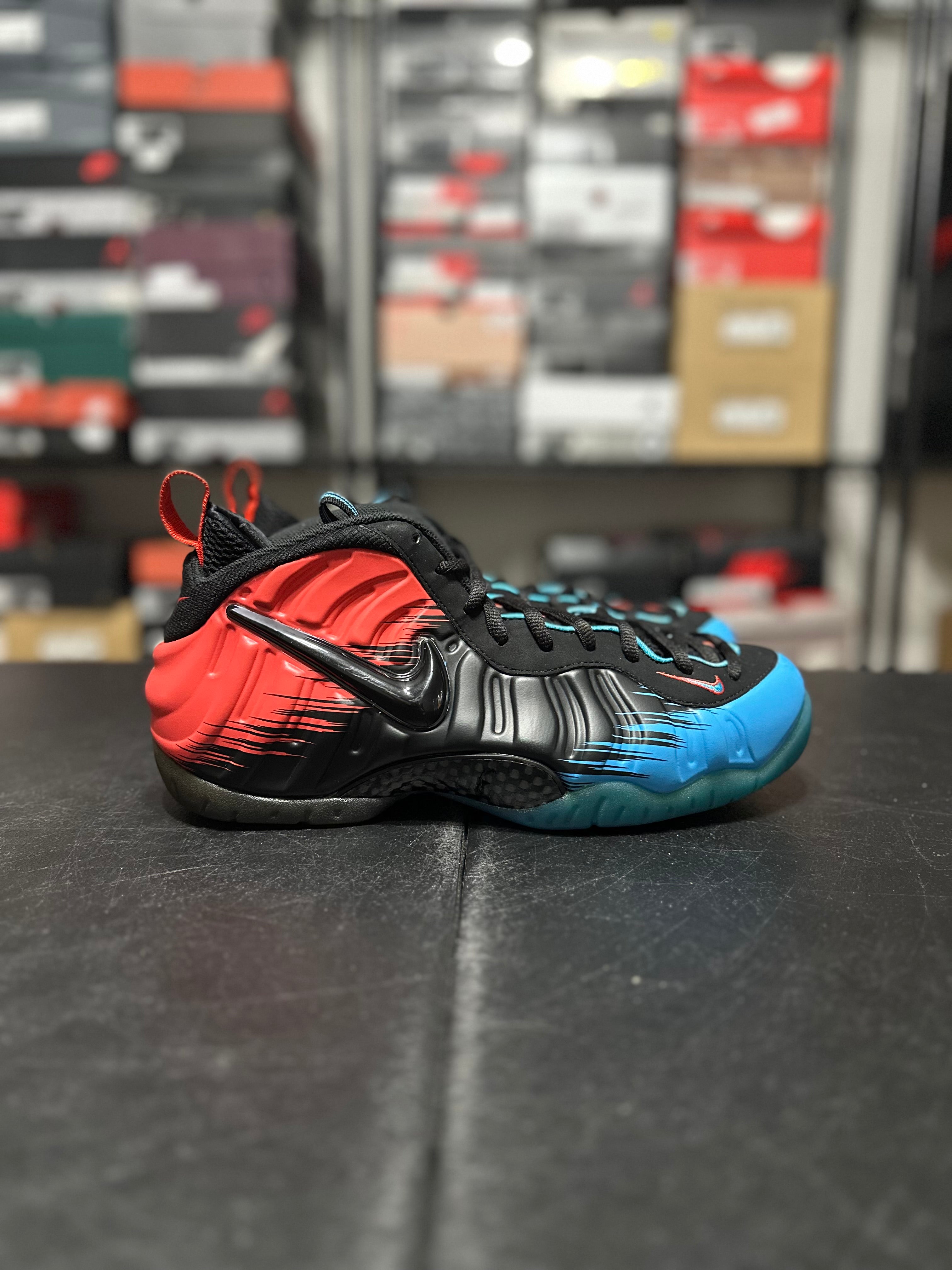 Size 11 - Foamposite pro Spider-Man