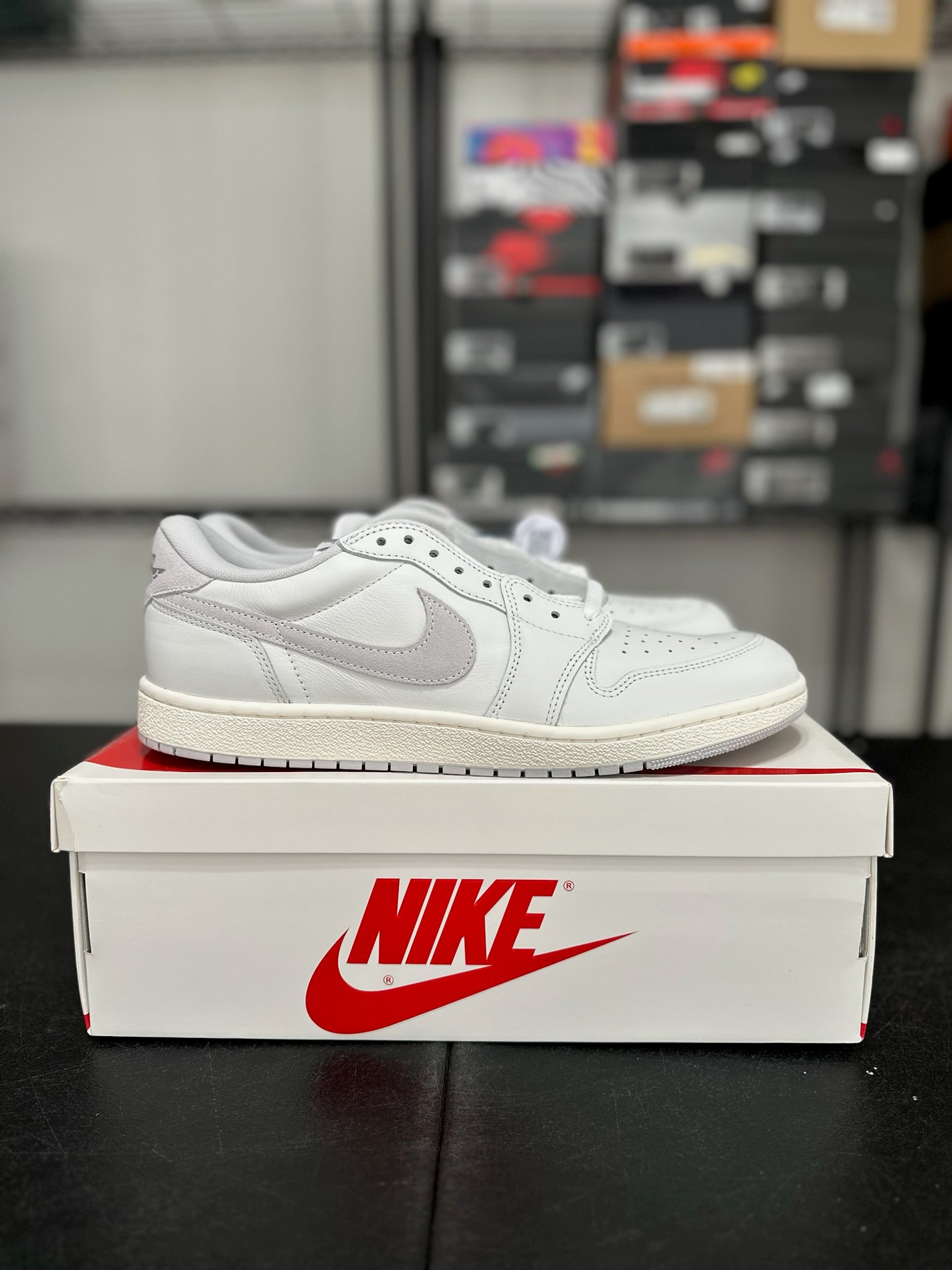 Size 13 - J1 Low ā85 Neutral Grey DS