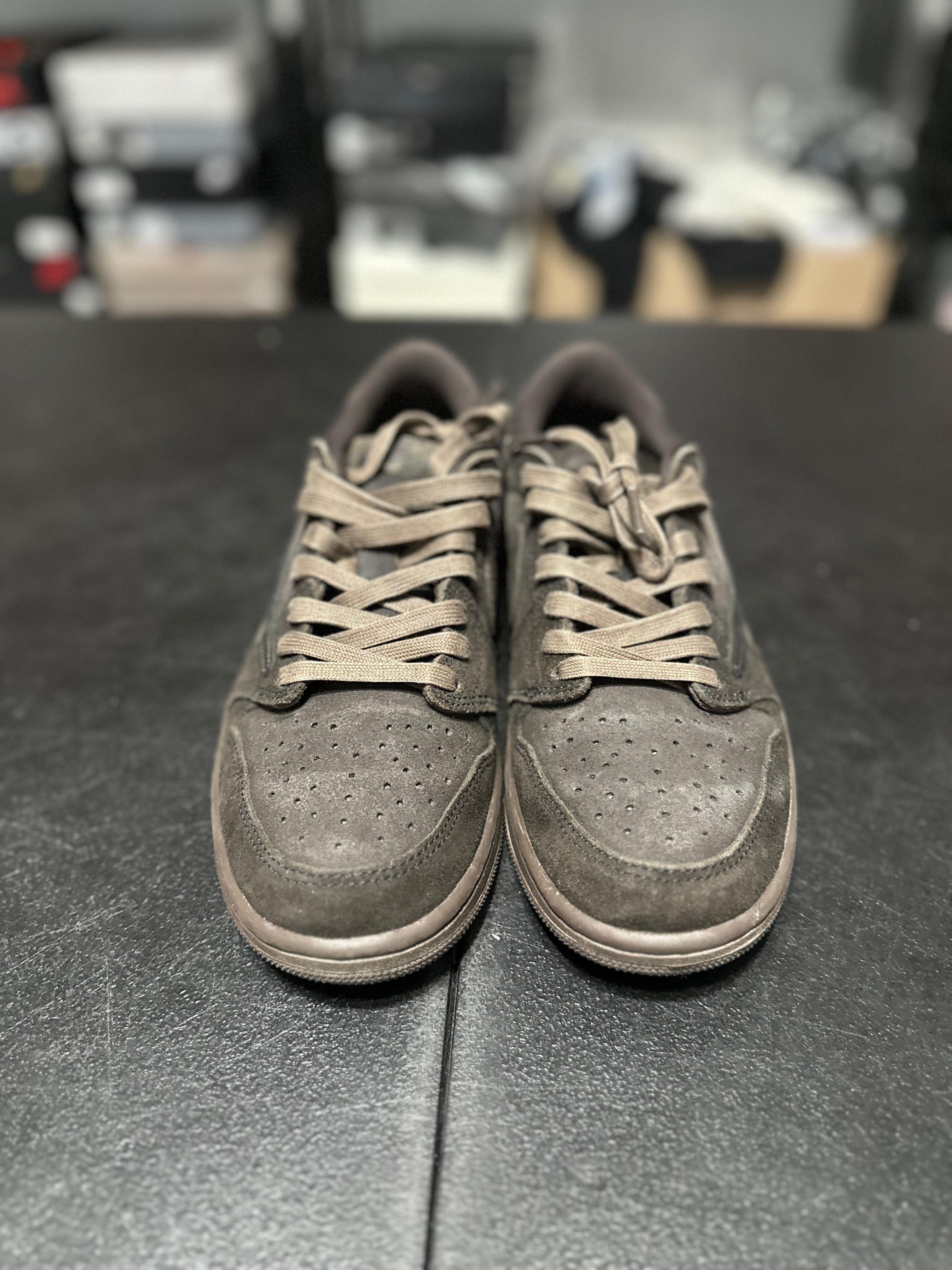 Size 8 - J1 low Travis velvet