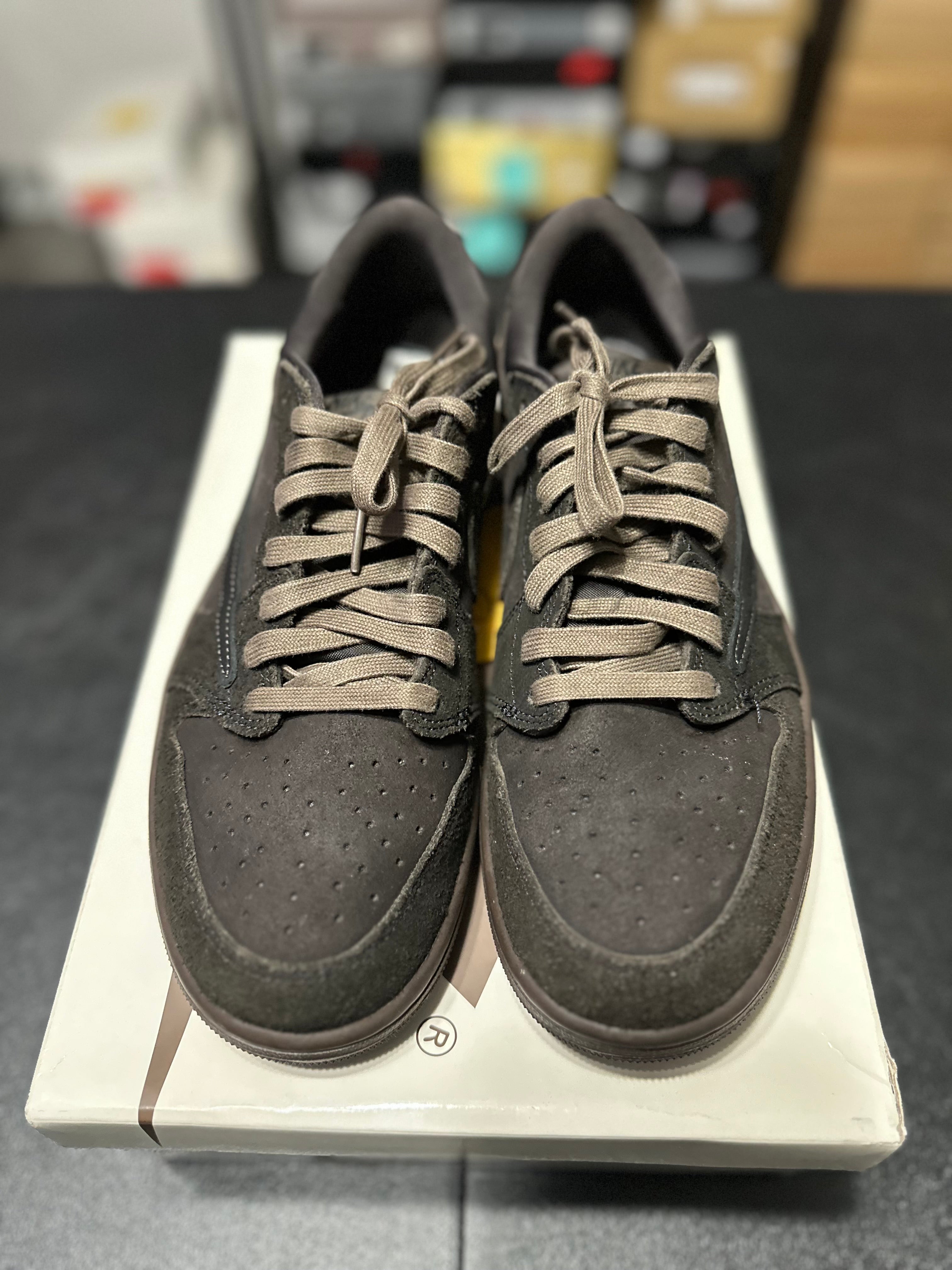 Size 10.5 - J1 low Travis velvet