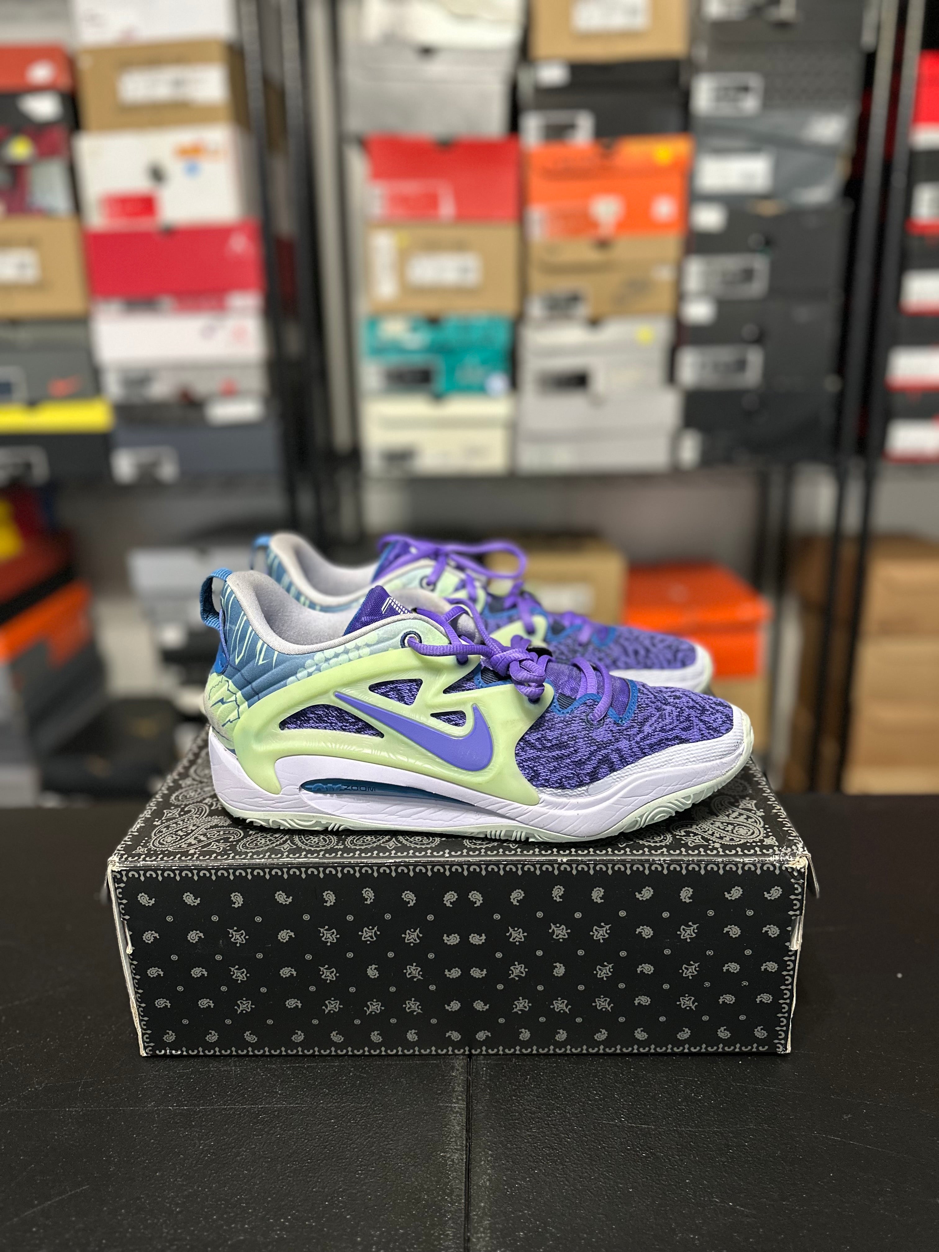 Size 10.5 - KD15 nightmares