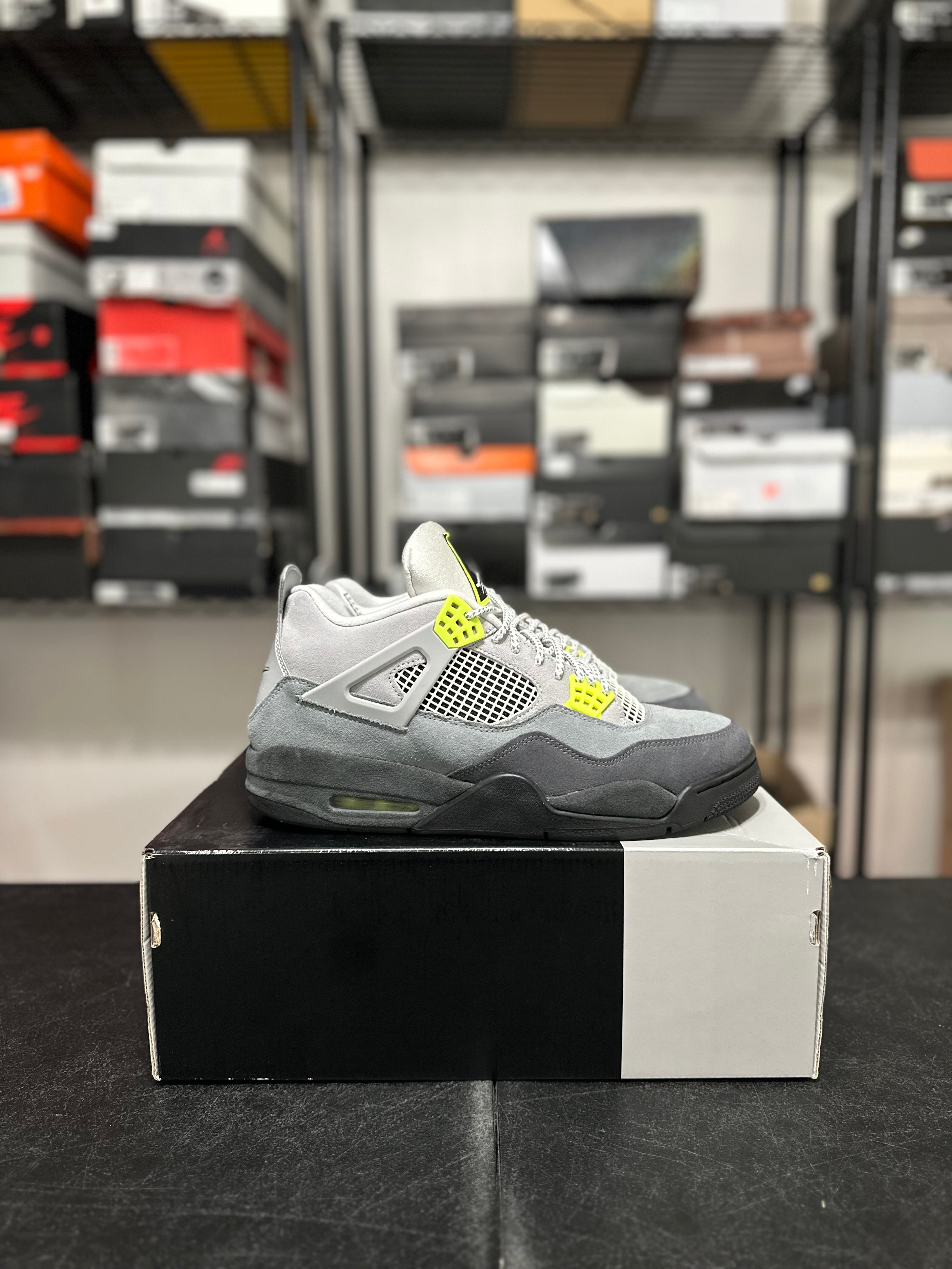 Size 12 - J4 neon 95