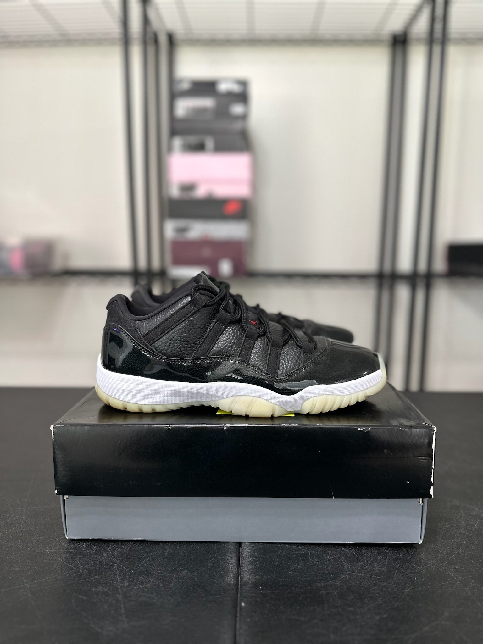 Size 11 - J11 Low 72-10