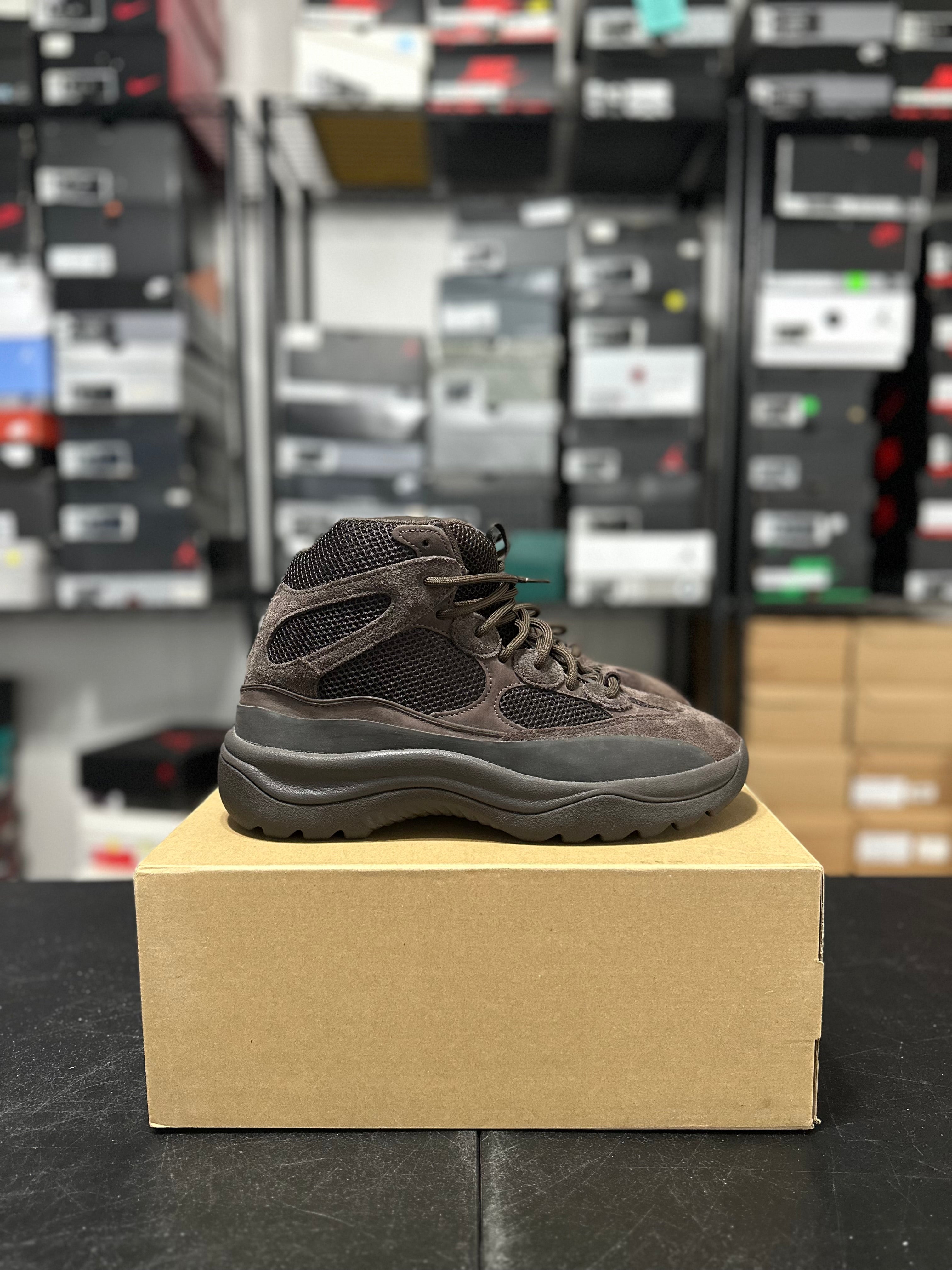 Size 11 - YZY Desert boot oil